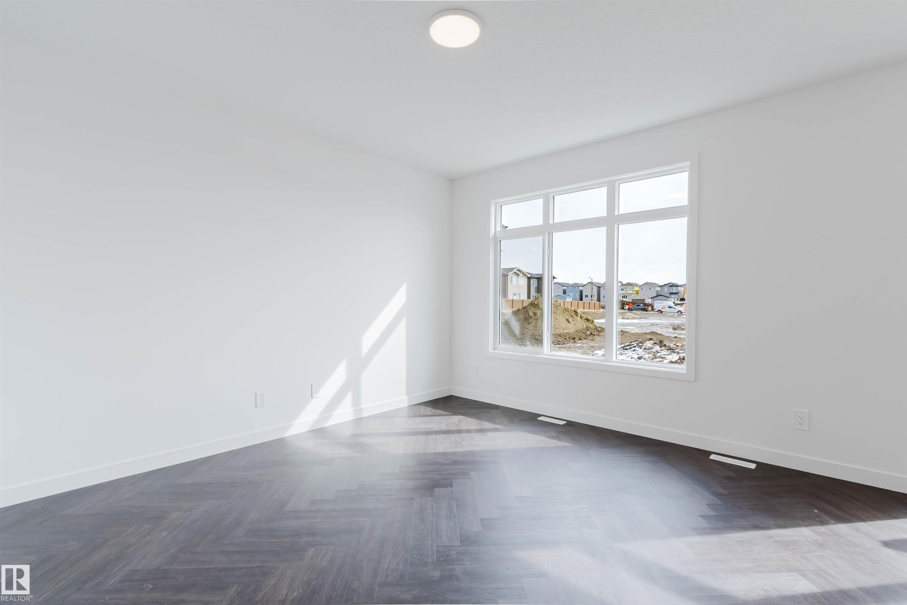 8300 Kiriak Loop Sw, Edmonton, AB - Indoor Photo Showing Other Room