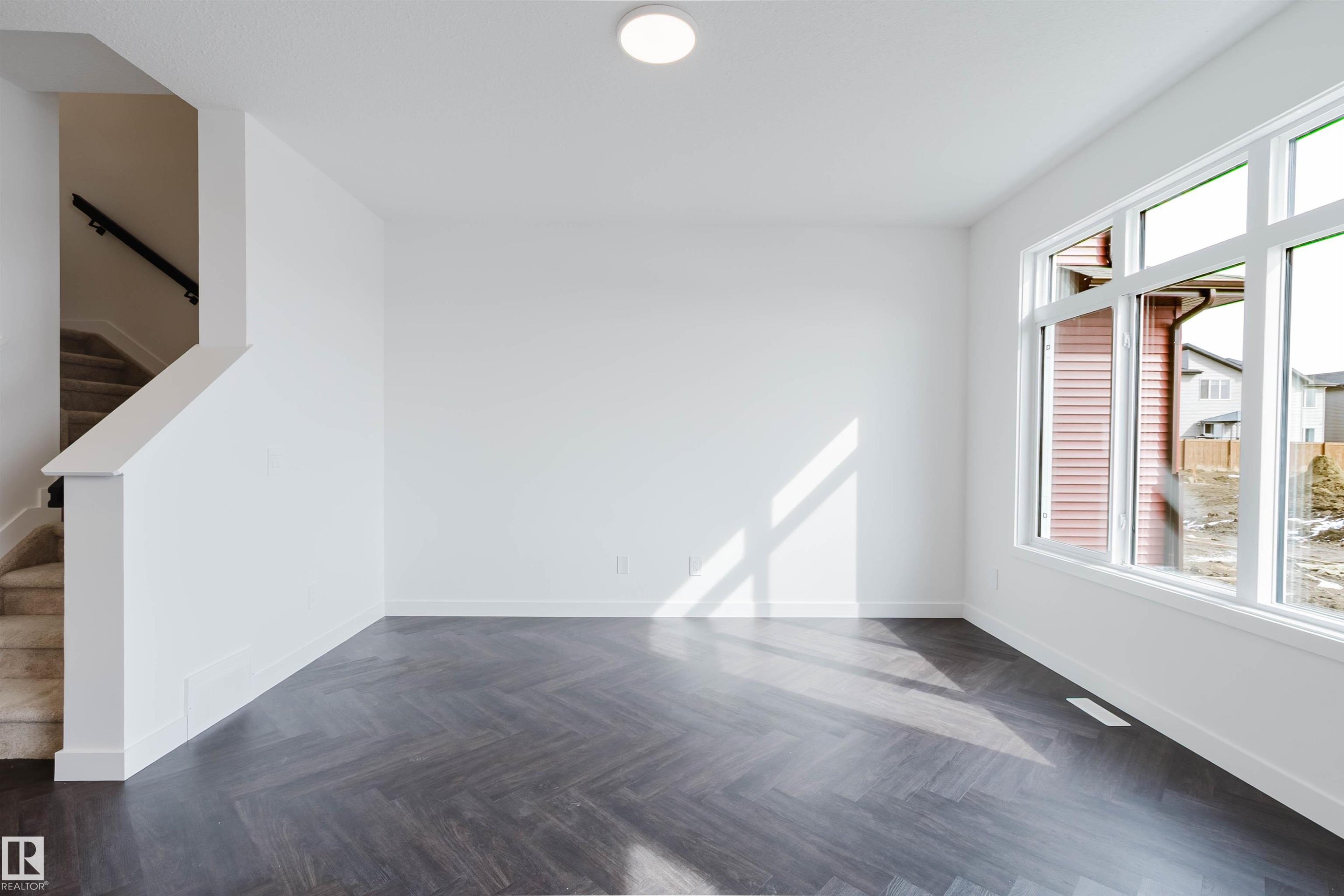 8300 Kiriak Loop Sw, Edmonton, AB - Indoor Photo Showing Other Room