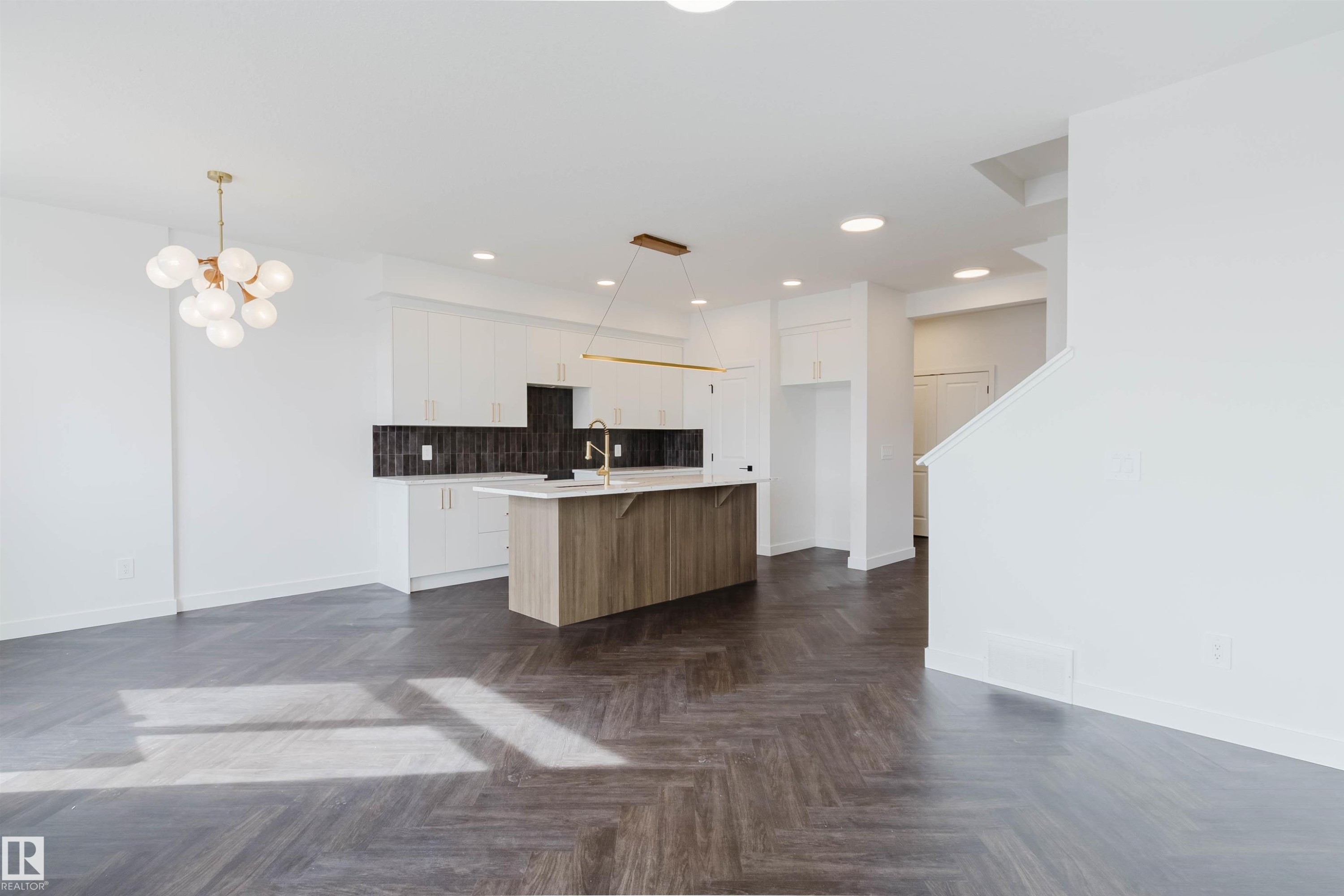 8300 Kiriak Loop Sw, Edmonton, AB - Indoor Photo Showing Kitchen