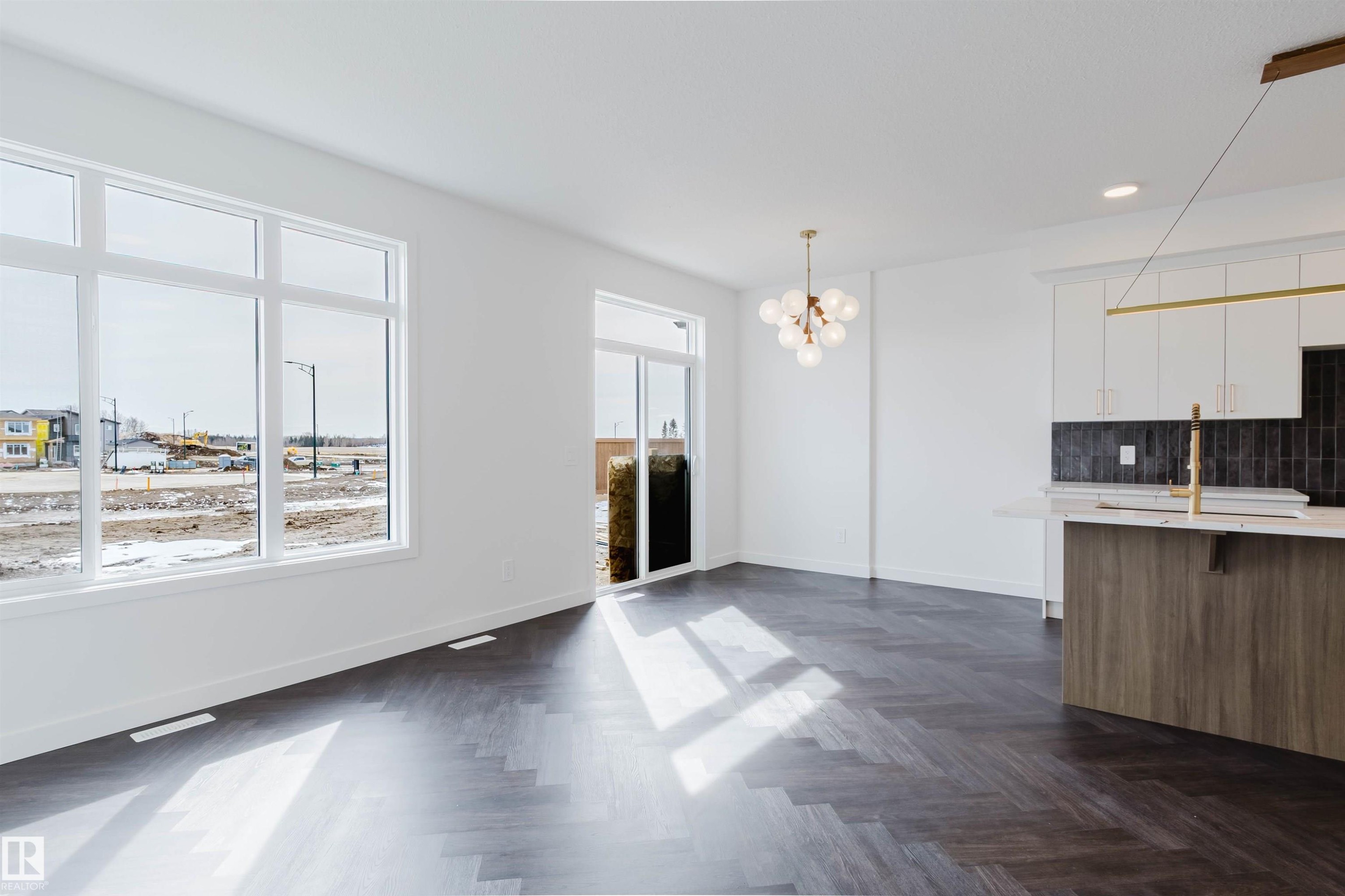 8300 Kiriak Loop Sw, Edmonton, AB - Indoor Photo Showing Kitchen