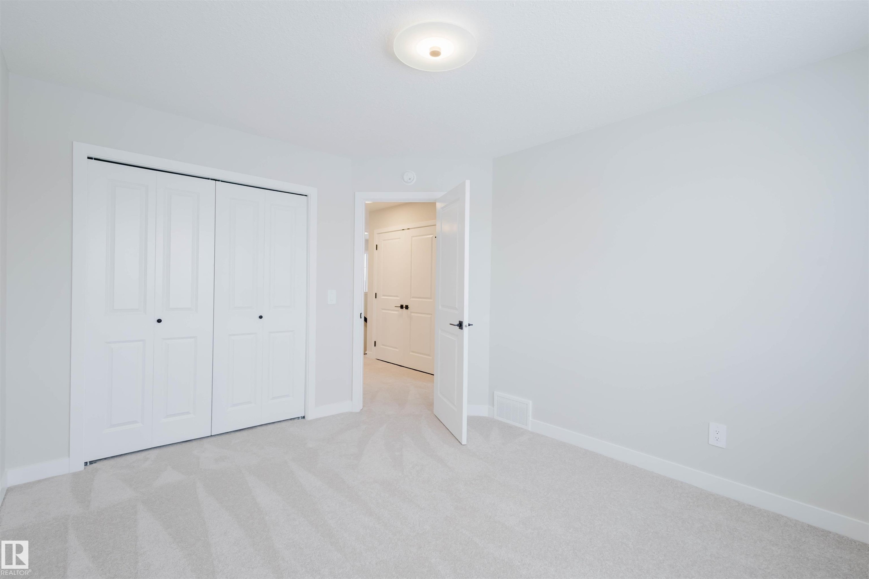 8300 Kiriak Loop Sw, Edmonton, AB - Indoor Photo Showing Other Room