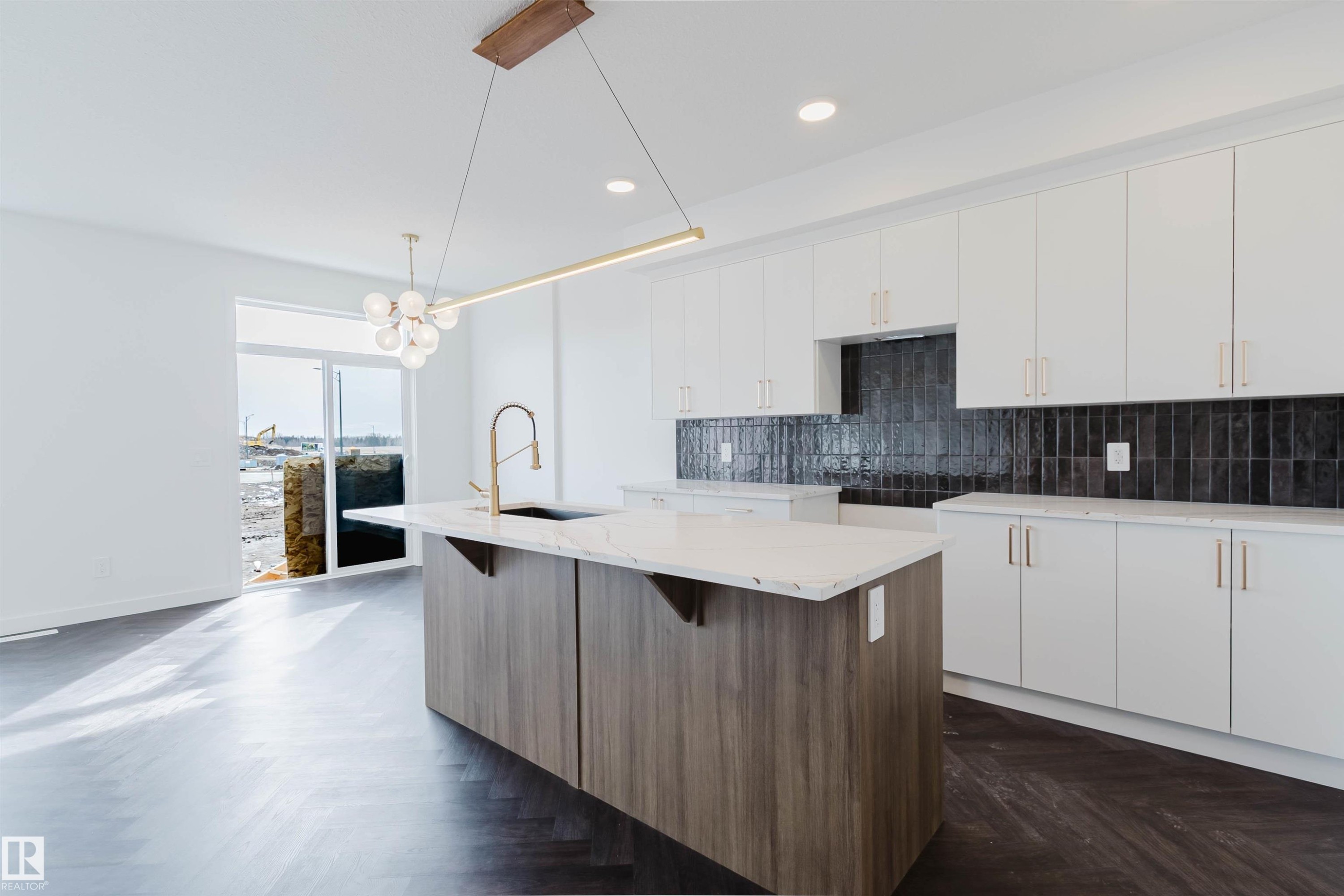 8300 Kiriak Loop Sw, Edmonton, AB - Indoor Photo Showing Kitchen With Upgraded Kitchen
