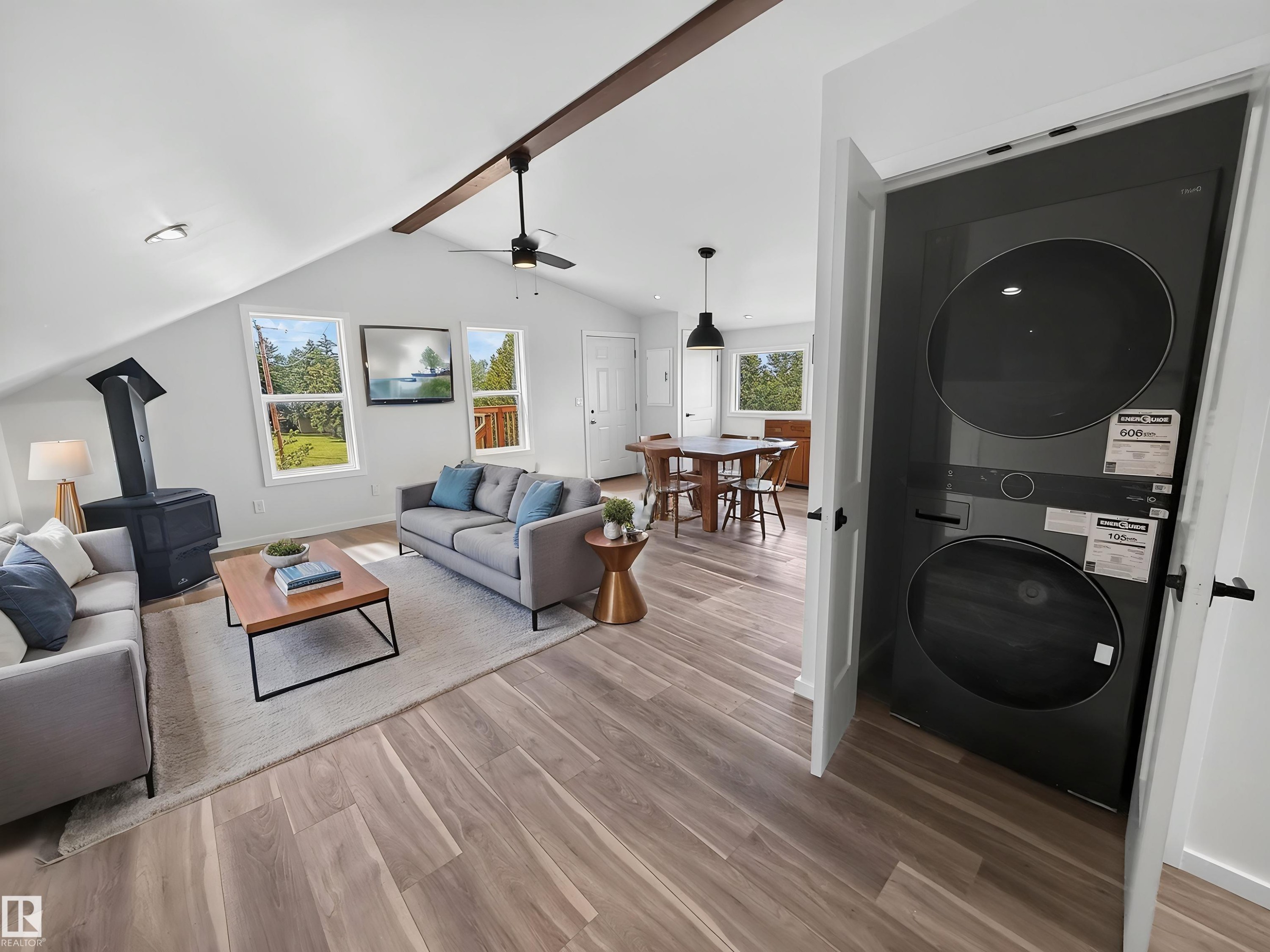 55301 Range Road 272, Rural Sturgeon County, AB - Indoor