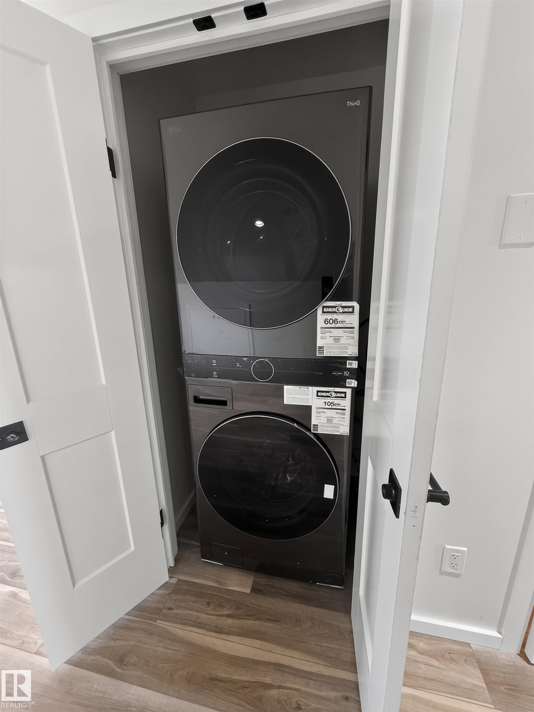 55301 Range Road 272, Rural Sturgeon County, AB - Indoor Photo Showing Laundry Room