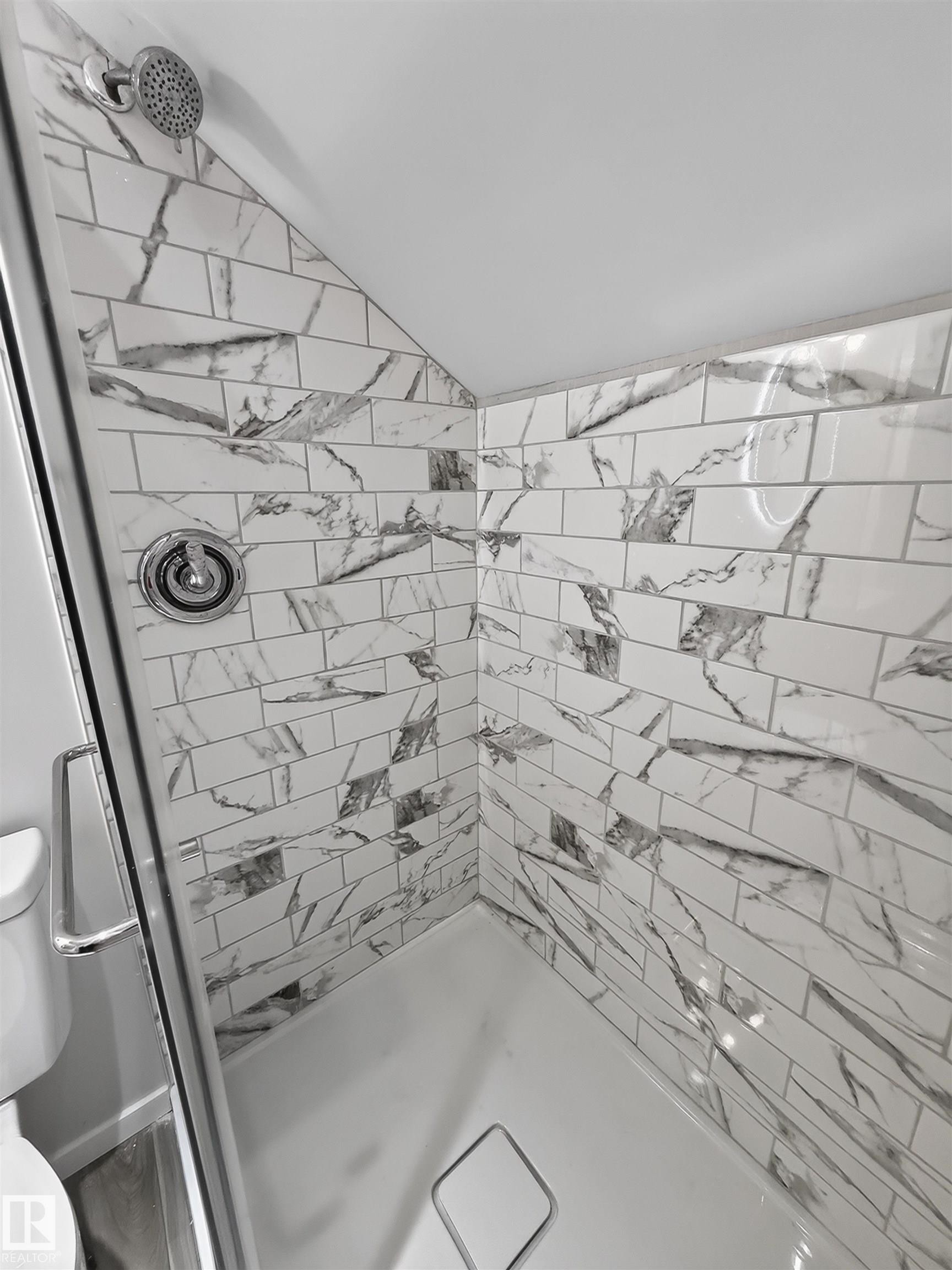 55301 Range Road 272, Rural Sturgeon County, AB - Indoor Photo Showing Bathroom