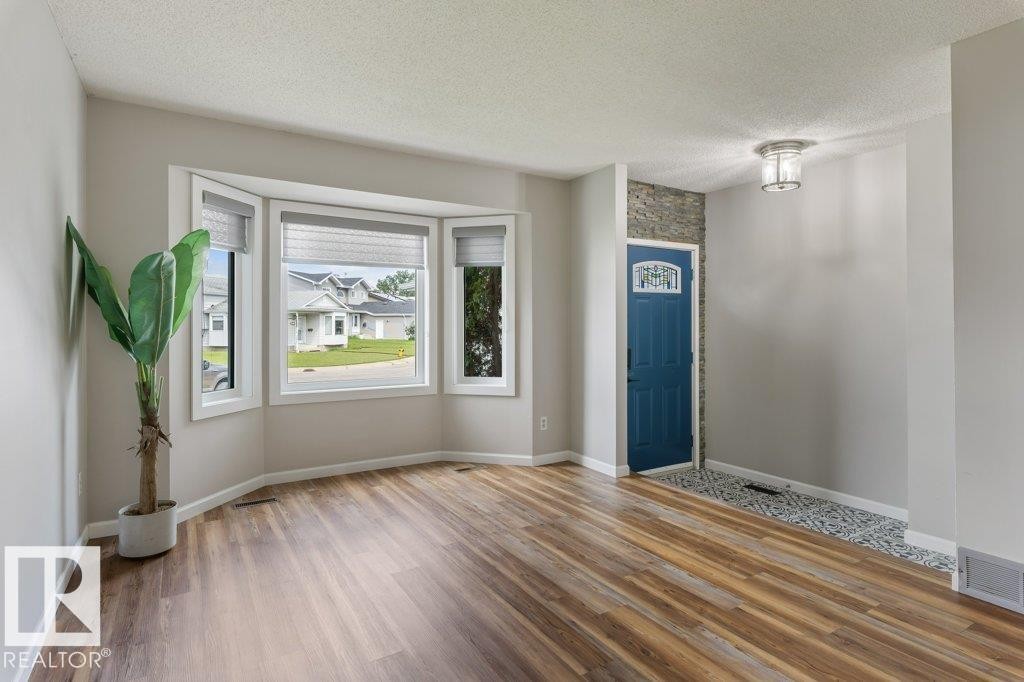4239 30 Avenue, Edmonton, AB