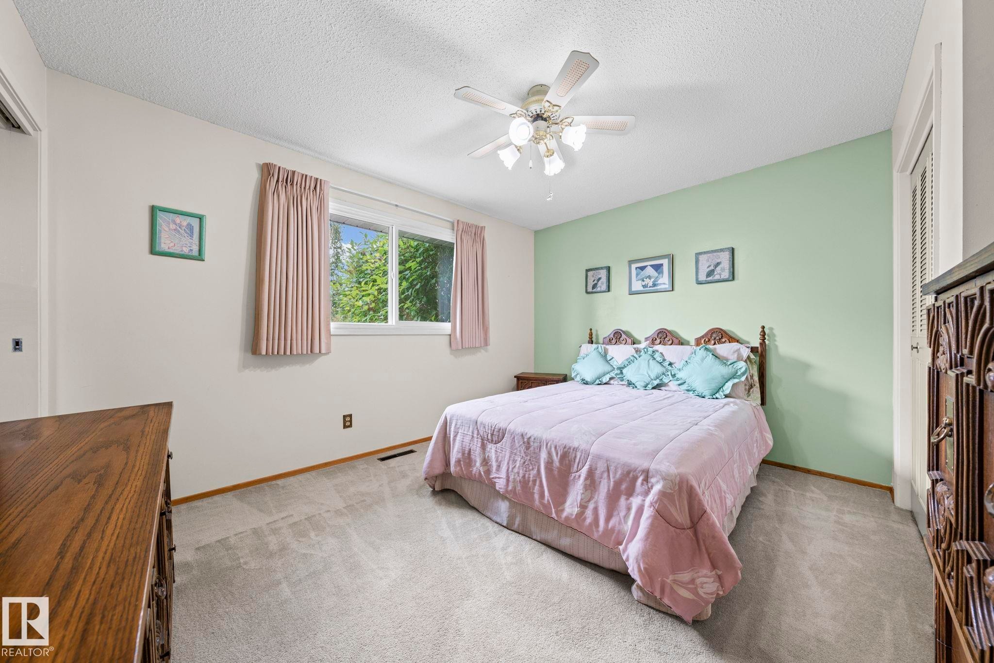 8323 142 Avenue, Edmonton, AB