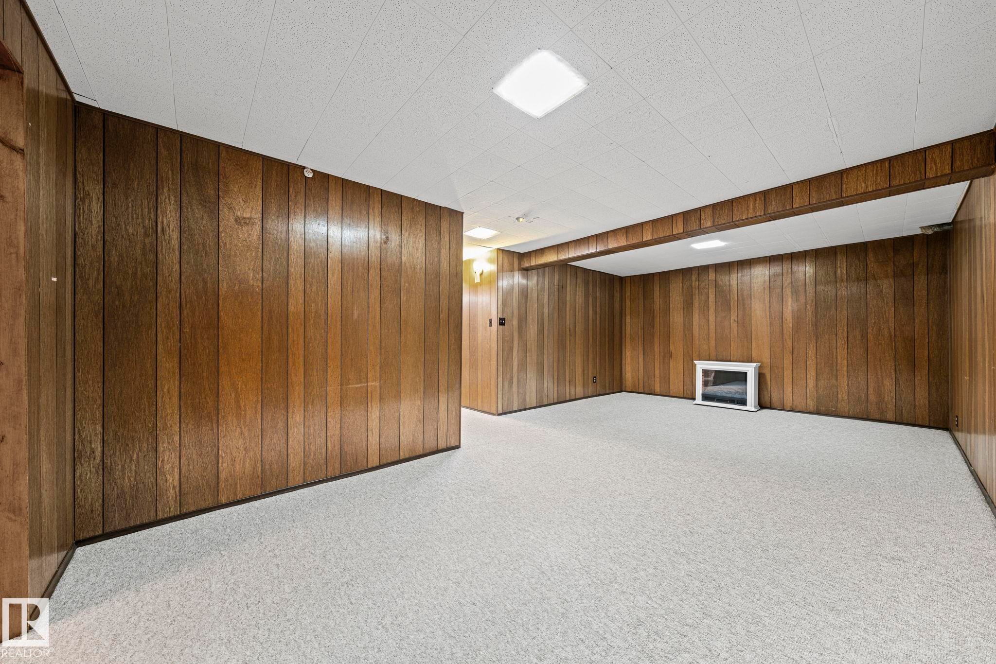 8323 142 Avenue, Edmonton, AB