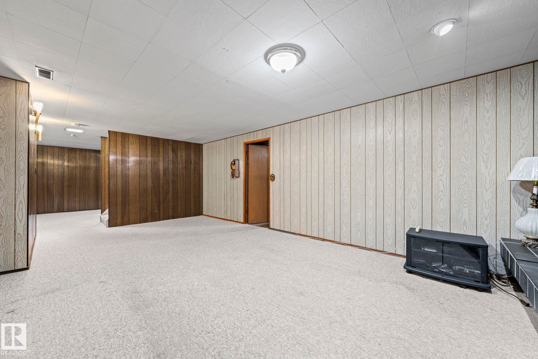 8323 142 Avenue, Edmonton, AB
