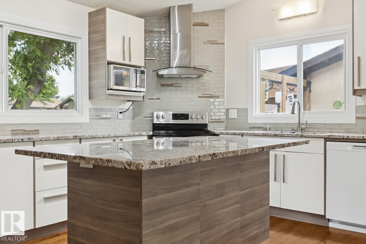 8803 25A Avenue, Edmonton, AB
