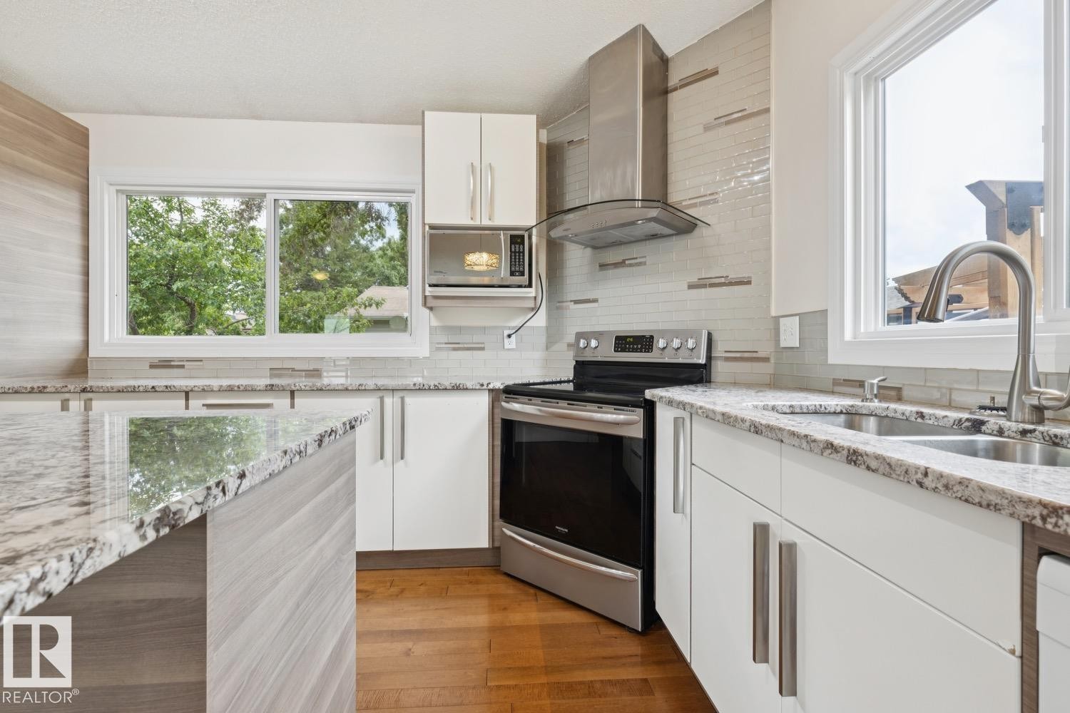 8803 25A Avenue, Edmonton, AB