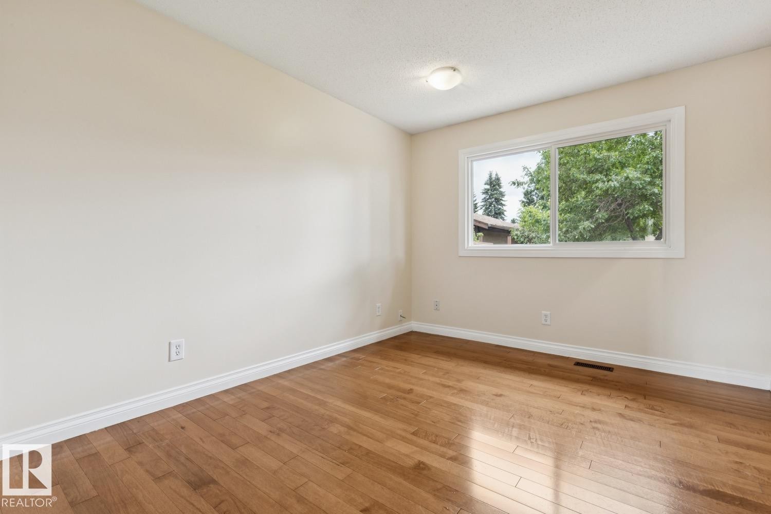 8803 25A Avenue, Edmonton, AB