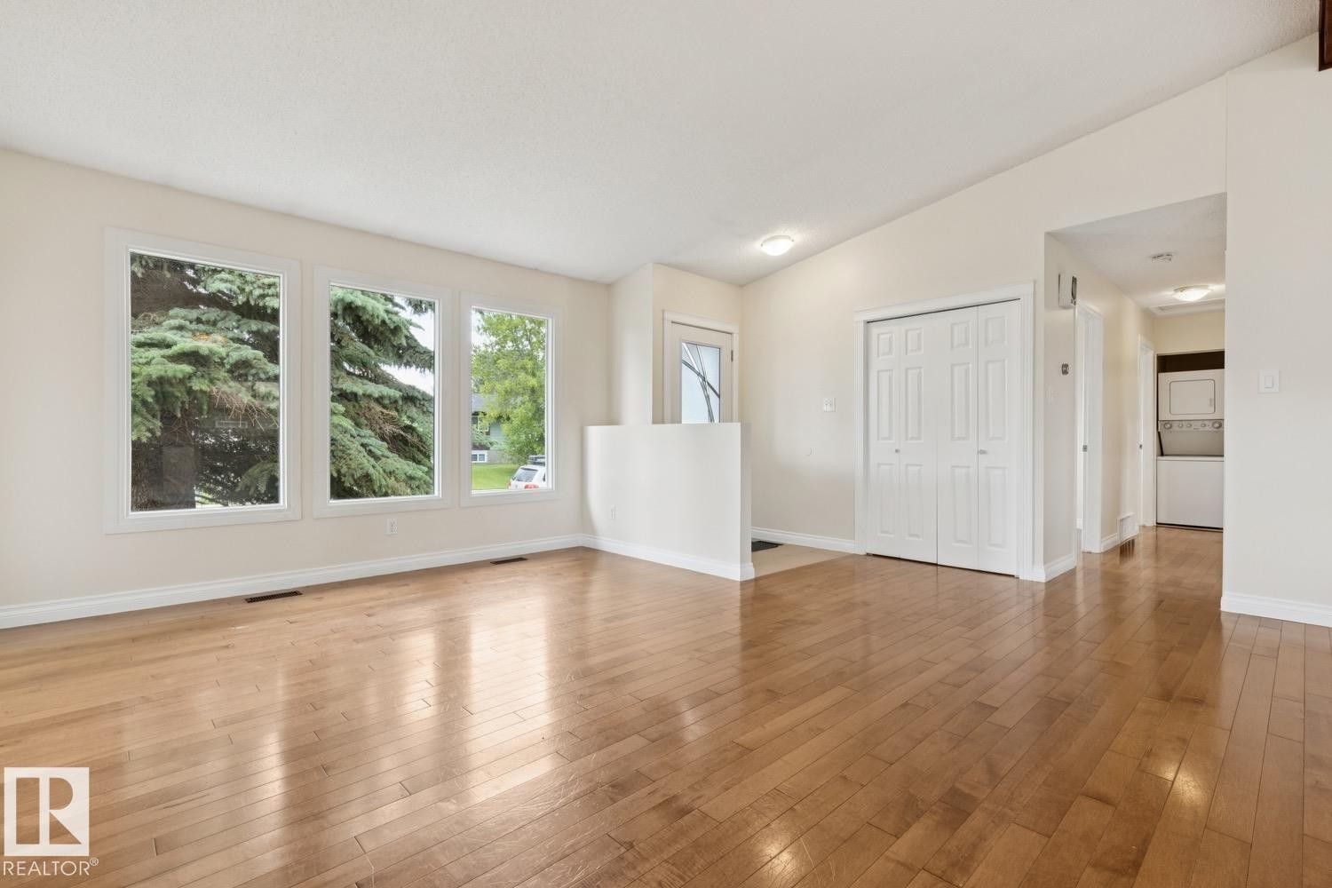8803 25A Avenue, Edmonton, AB