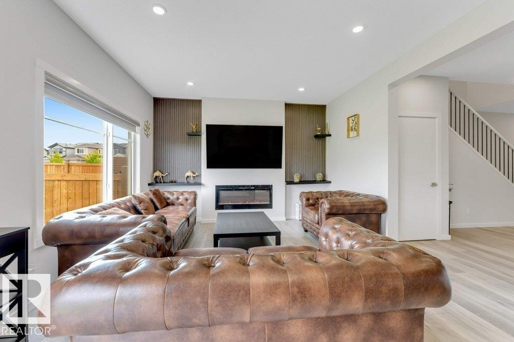 3111 9 Street, Edmonton, AB