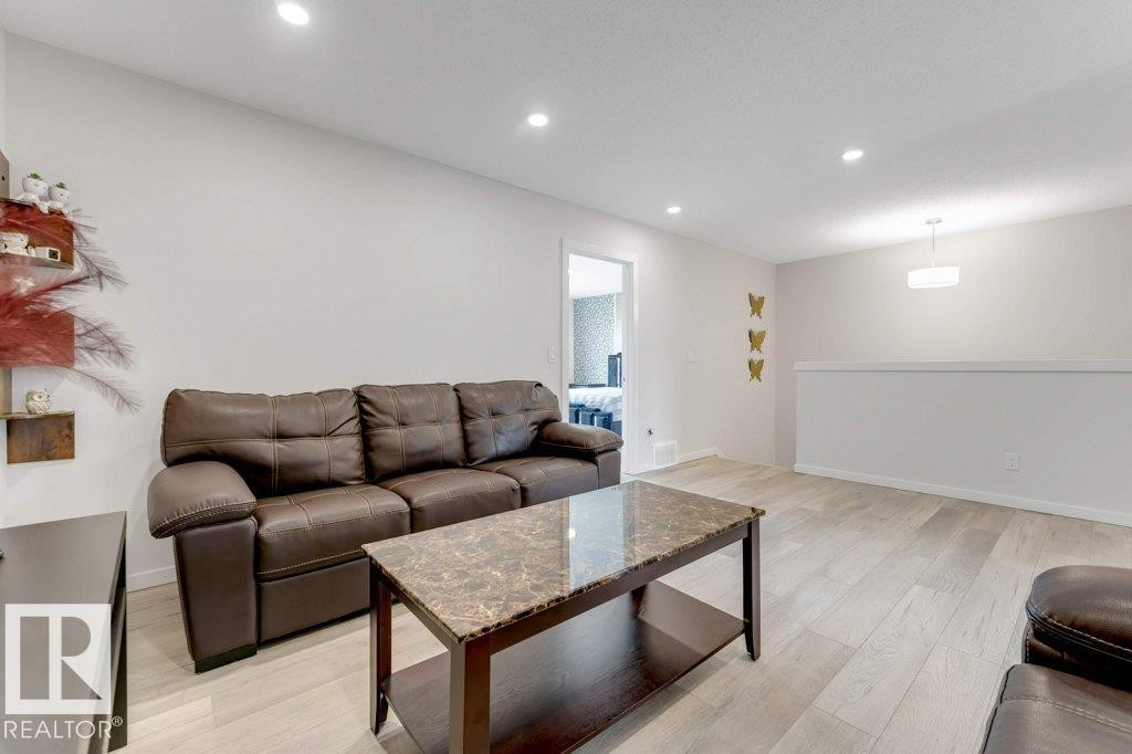 3111 9 Street, Edmonton, AB