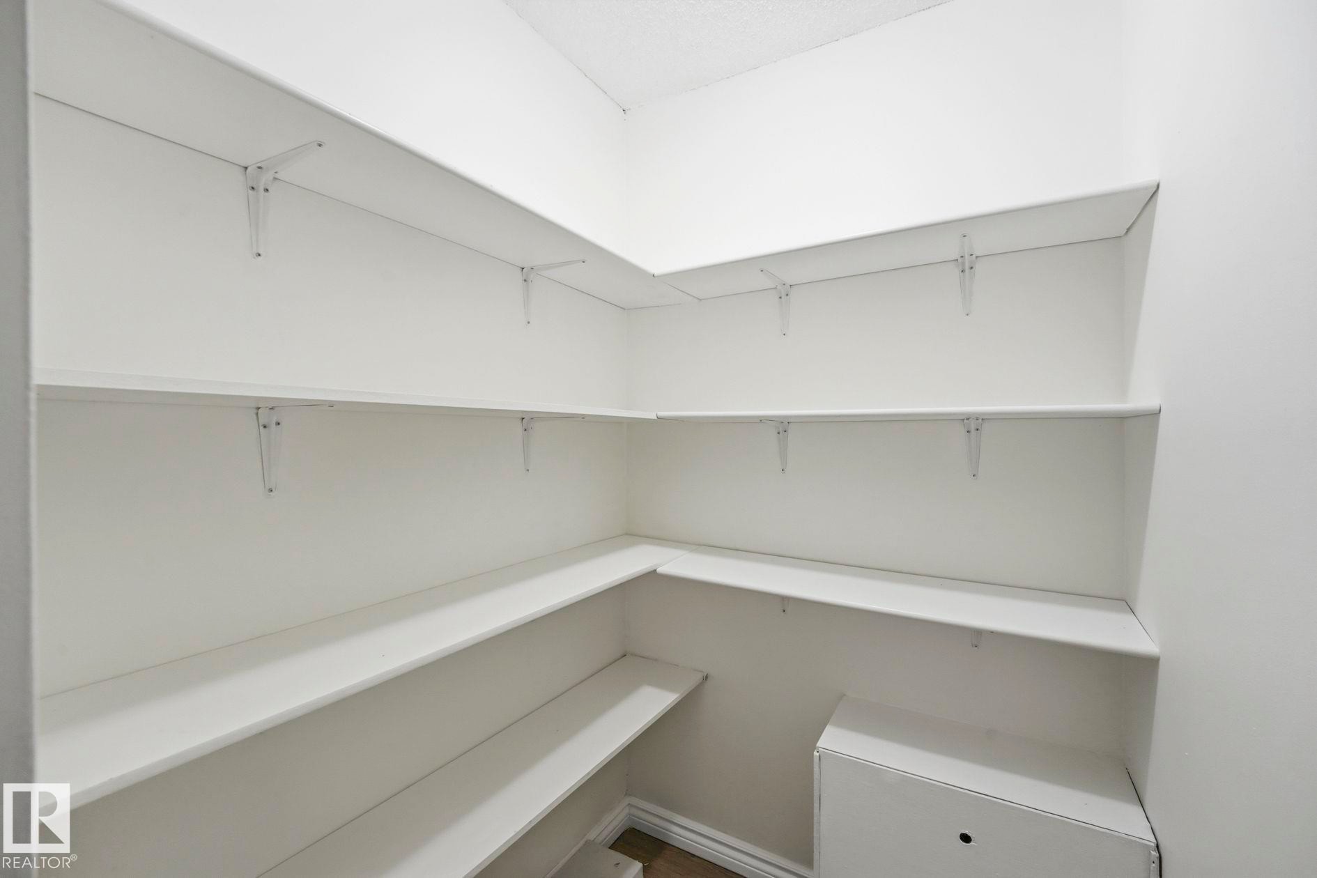 #123 2703 79 St Nw, Edmonton, AB - Indoor With Storage