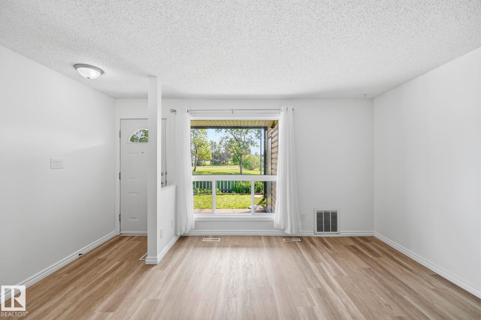 #123 2703 79 St Nw, Edmonton, AB - Indoor Photo Showing Other Room