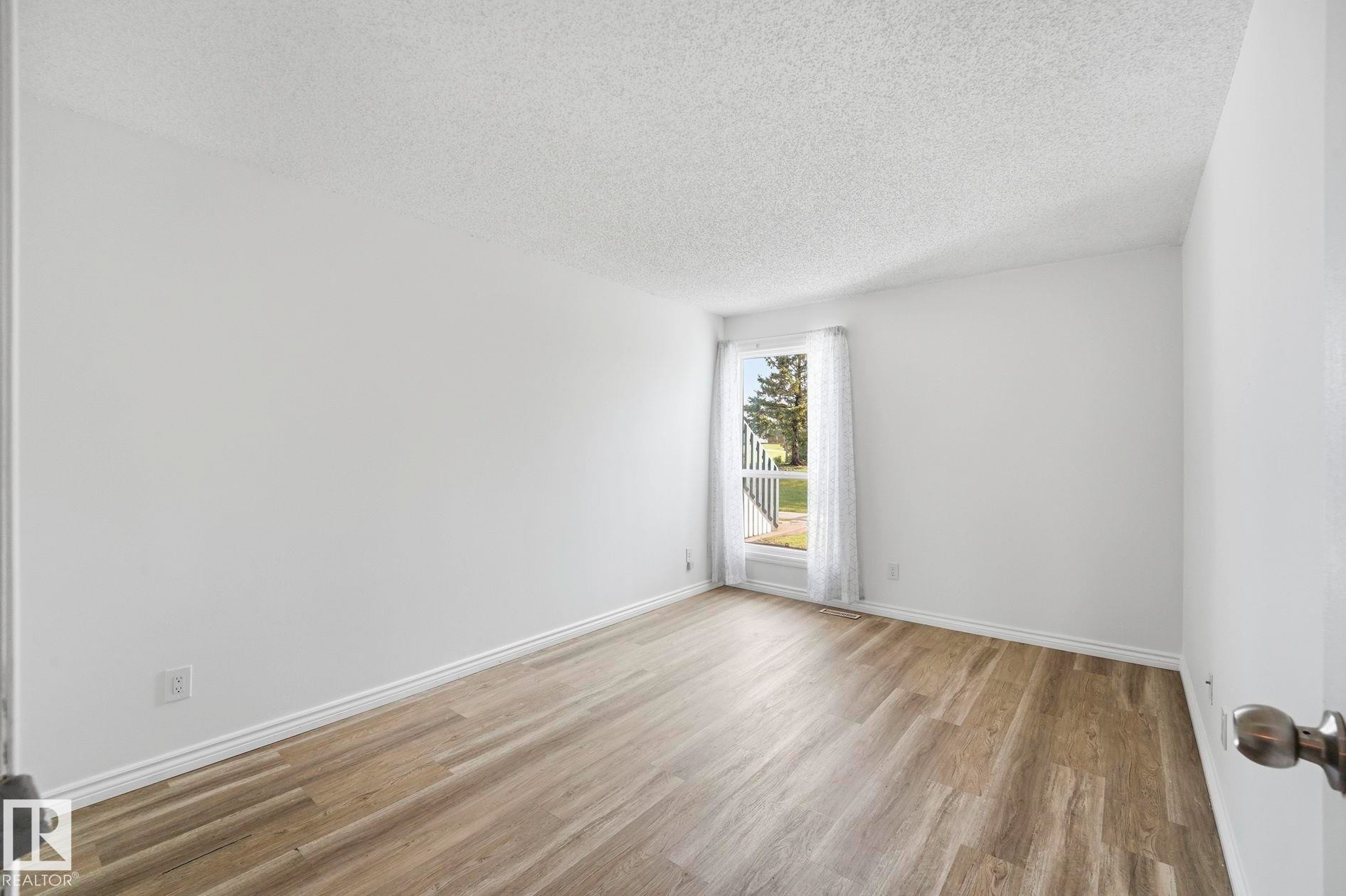 #123 2703 79 St Nw, Edmonton, AB - Indoor Photo Showing Other Room