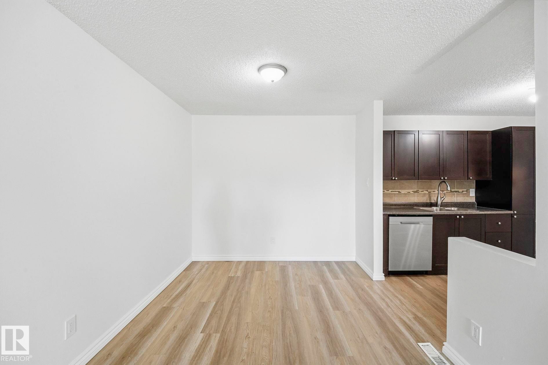 #123 2703 79 St Nw, Edmonton, AB - Indoor