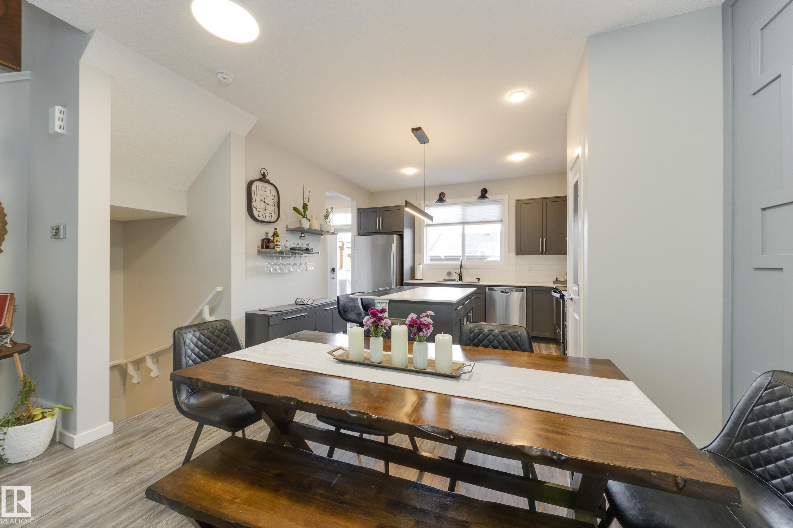 1192 Rosenthal Boulevard Nw, Edmonton, AB - Indoor Photo Showing Dining Room
