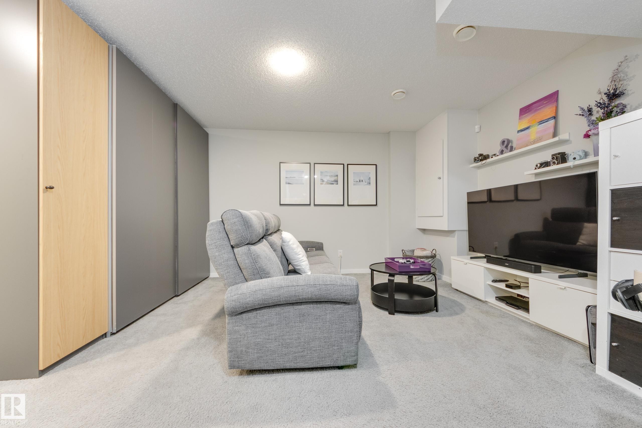 1192 Rosenthal Boulevard Nw, Edmonton, AB - Indoor