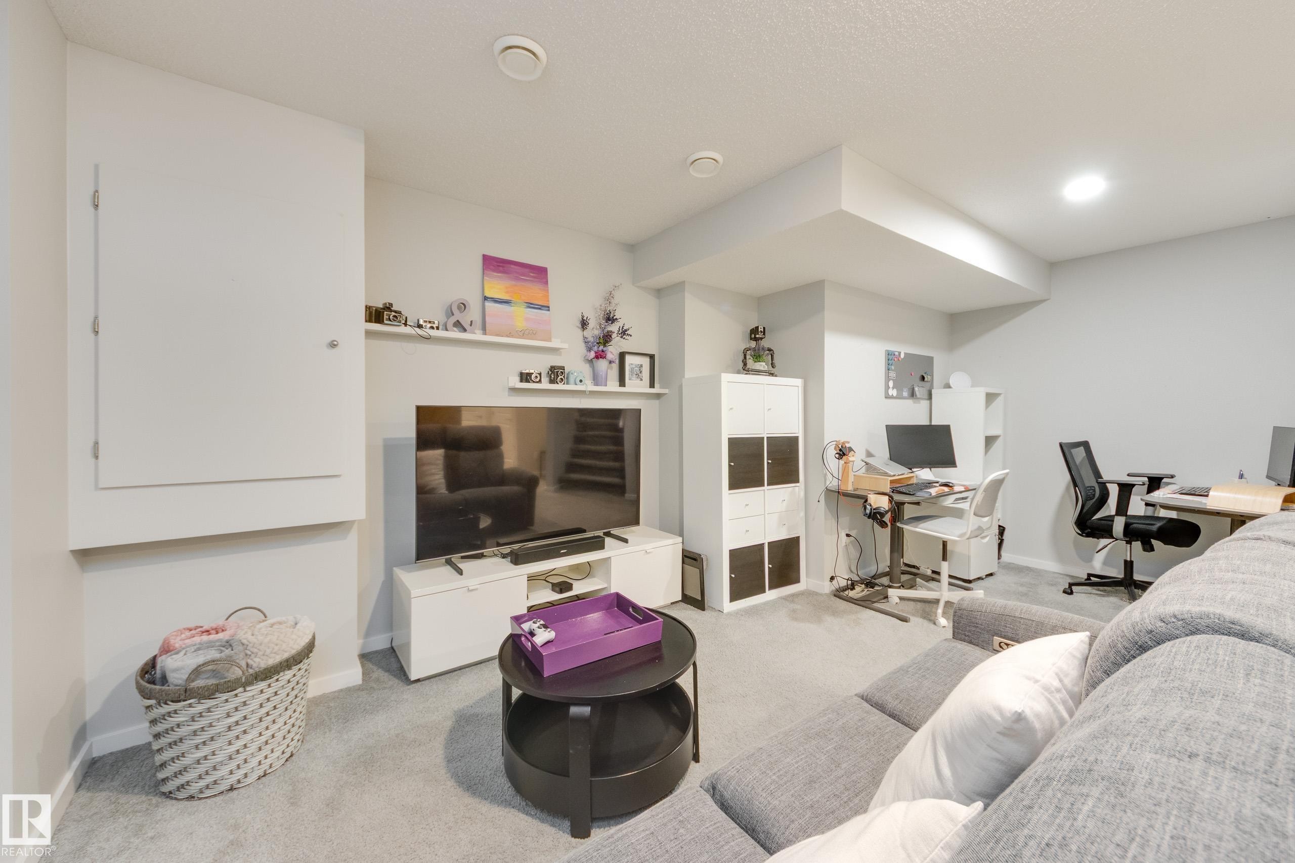 1192 Rosenthal Boulevard Nw, Edmonton, AB - Indoor