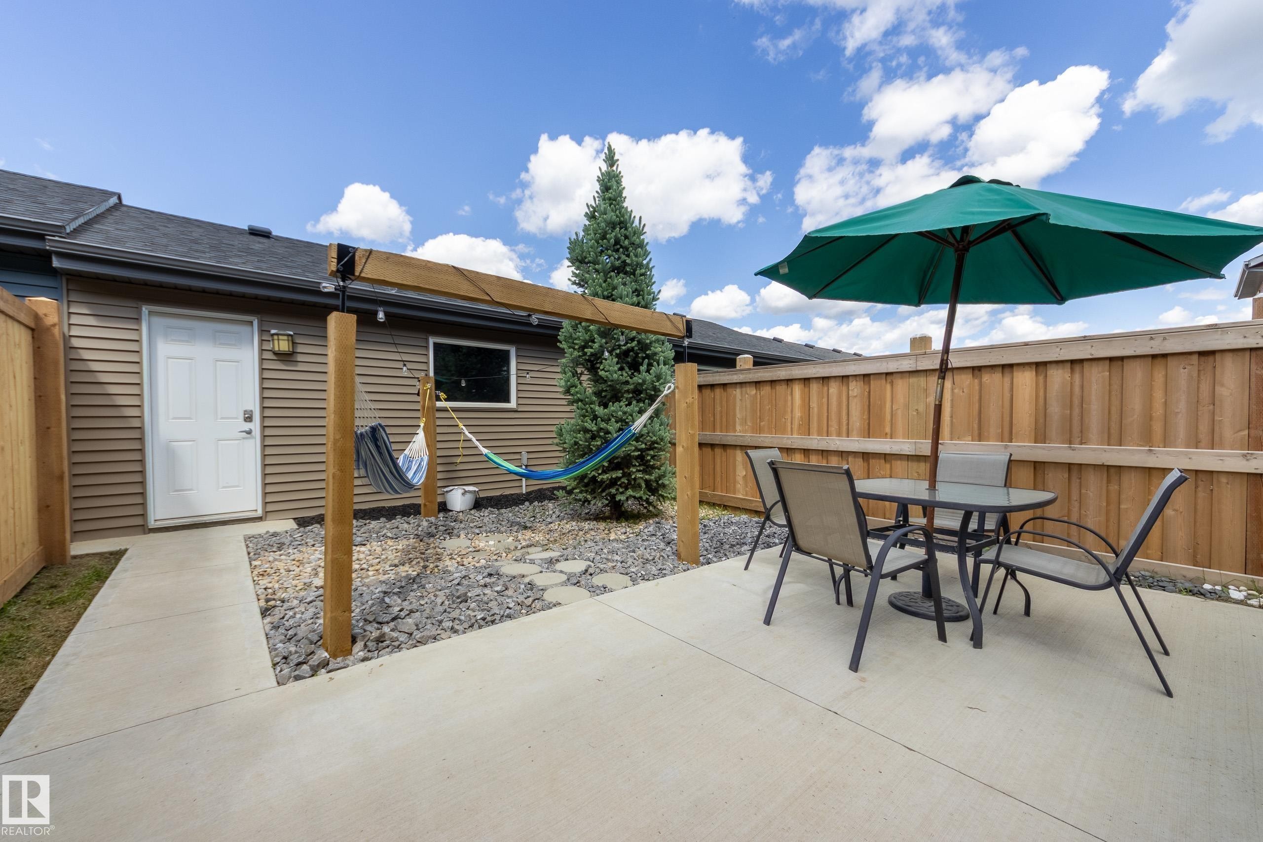 1192 Rosenthal Boulevard Nw, Edmonton, AB - Outdoor With Exterior