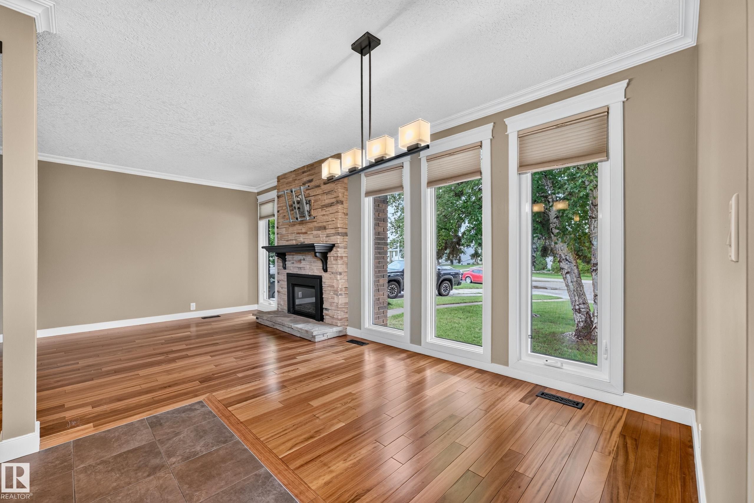 12819 45 Street, Edmonton, AB