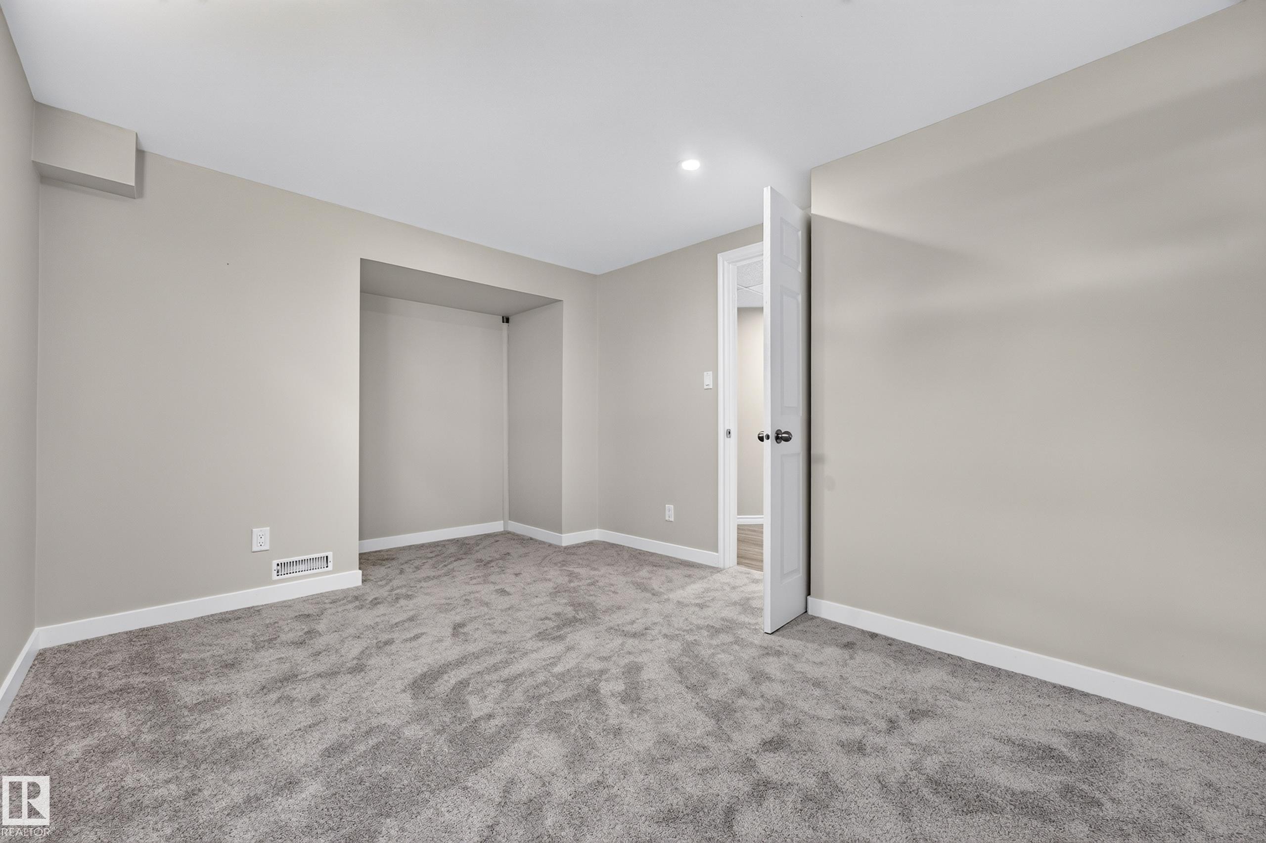 12819 45 Street, Edmonton, AB