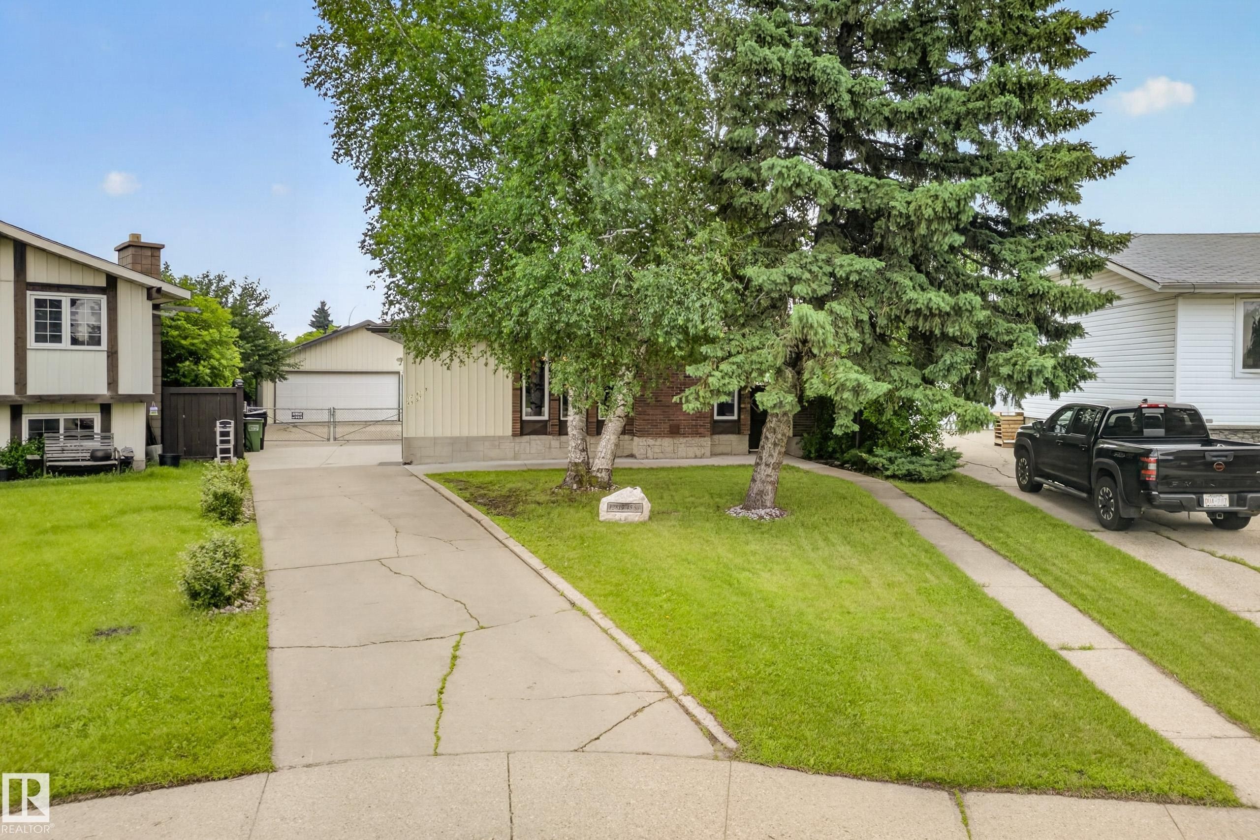 12819 45 Street, Edmonton, AB