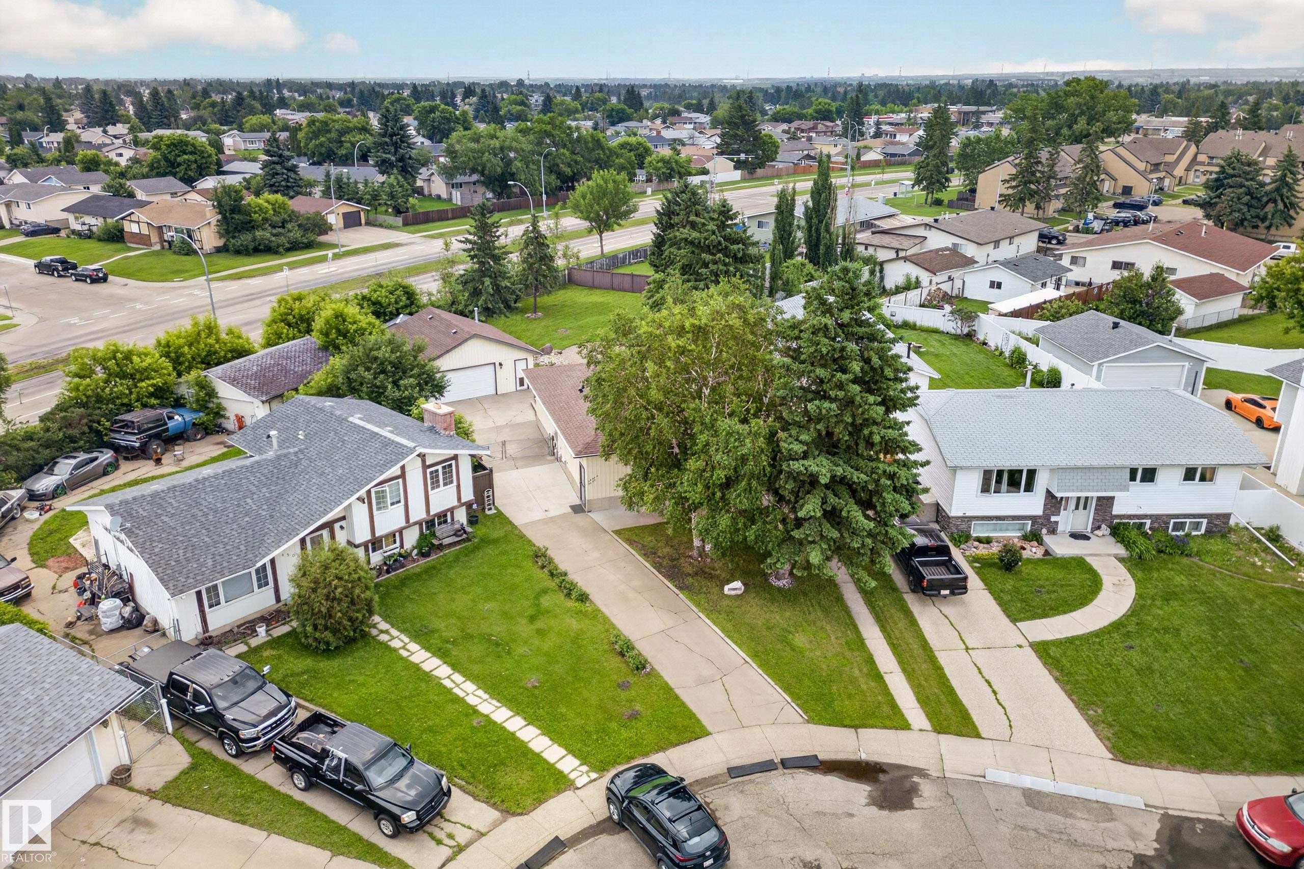 12819 45 Street, Edmonton, AB