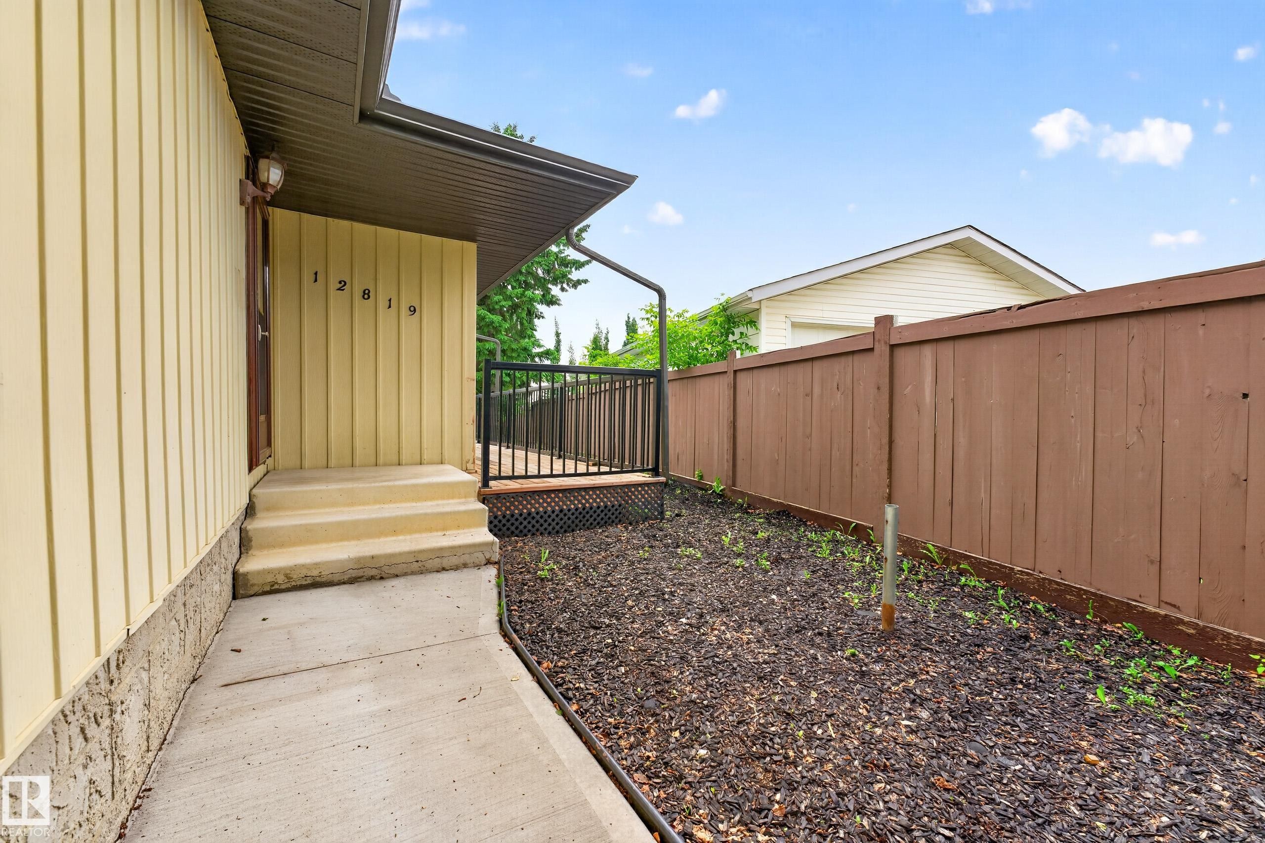 12819 45 Street, Edmonton, AB