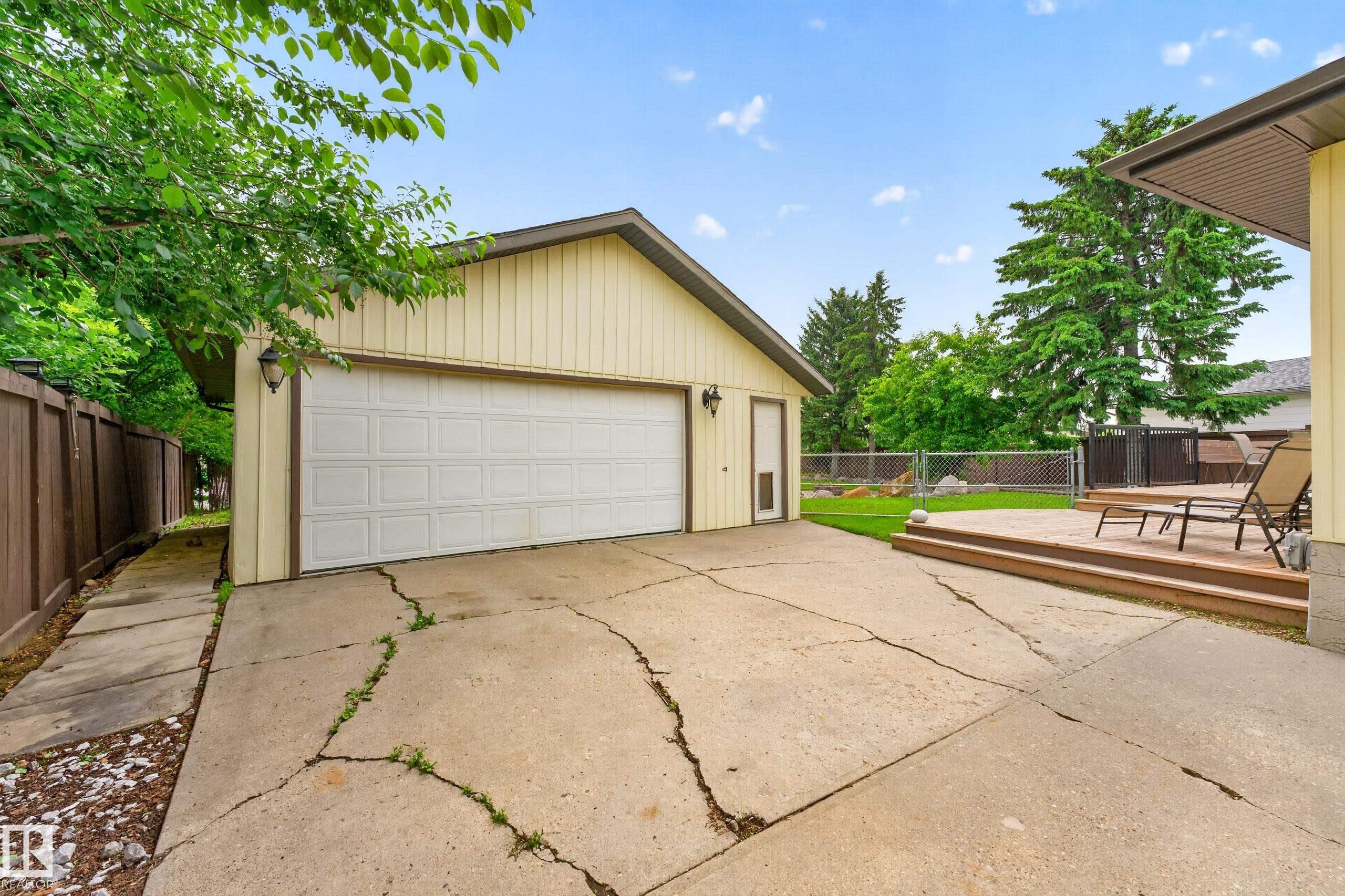12819 45 Street, Edmonton, AB