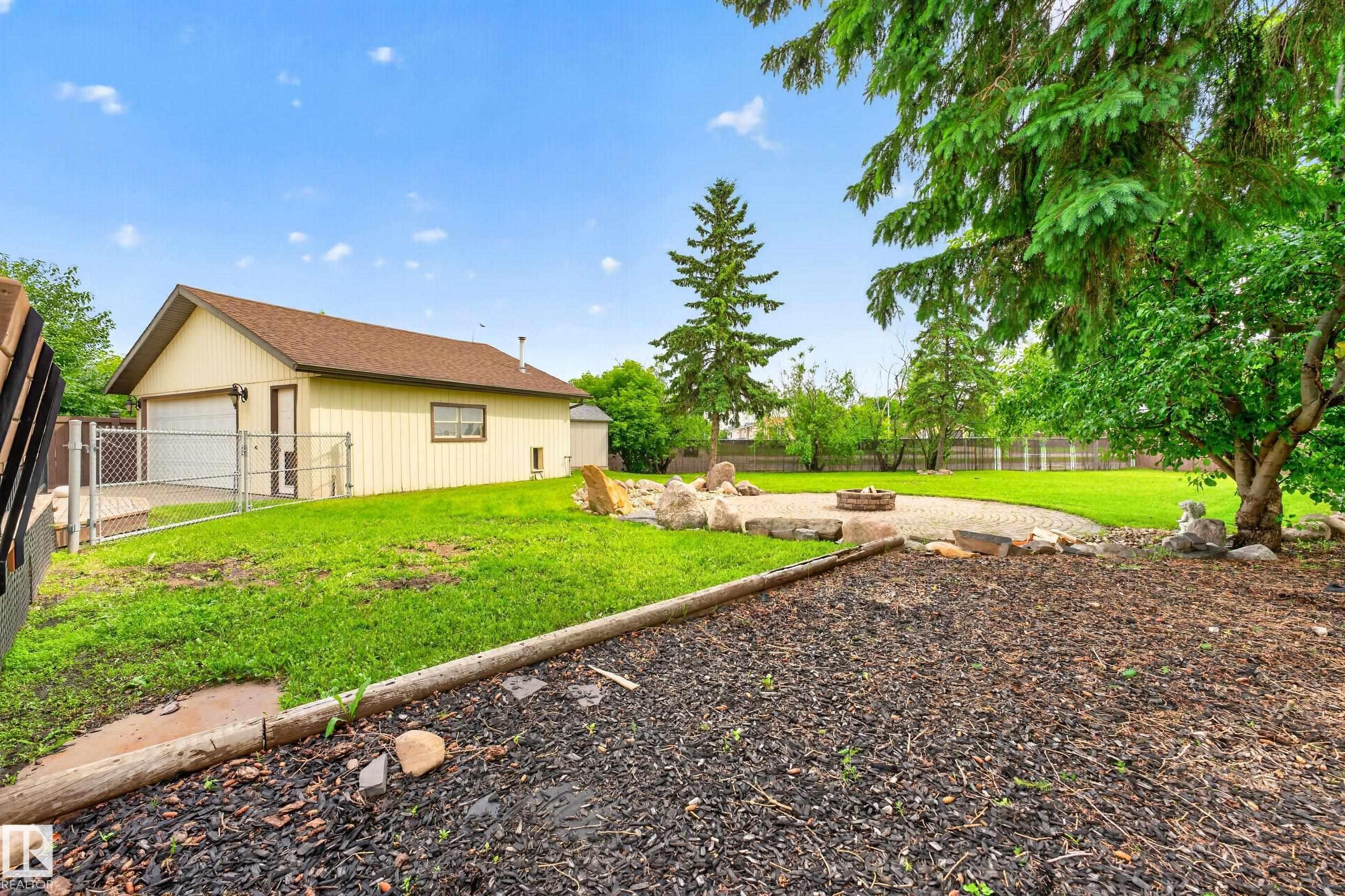 12819 45 Street, Edmonton, AB