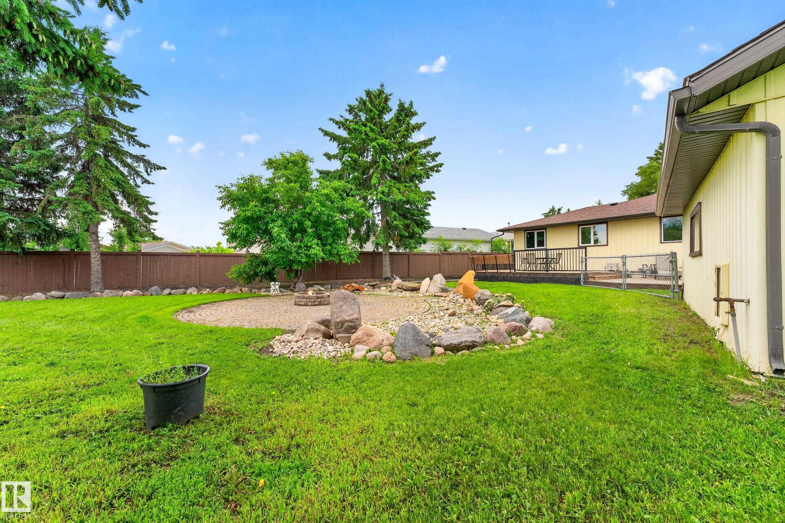 12819 45 Street, Edmonton, AB