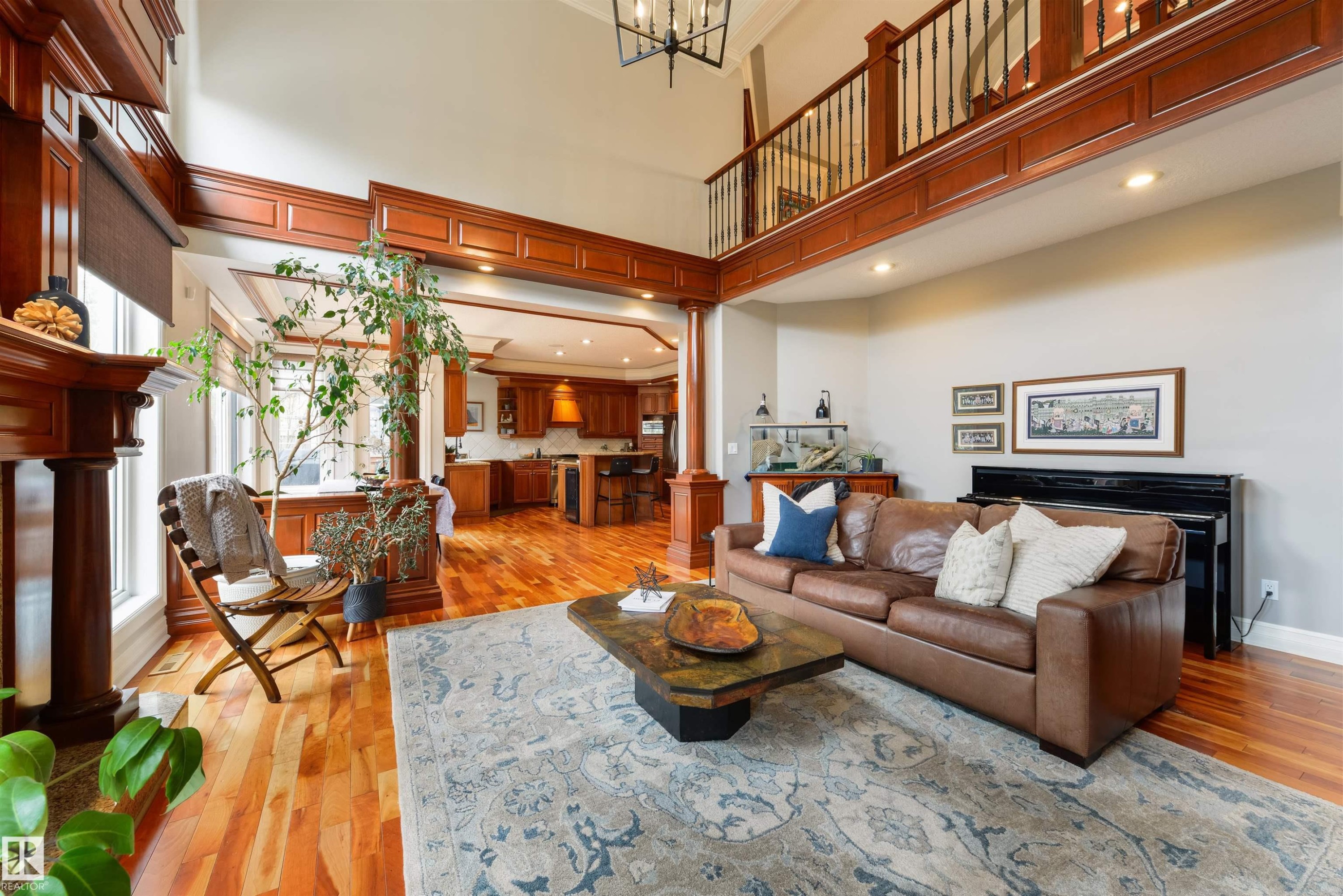 727 Hetu Lane Nw, Edmonton, AB - Indoor Photo Showing Living Room