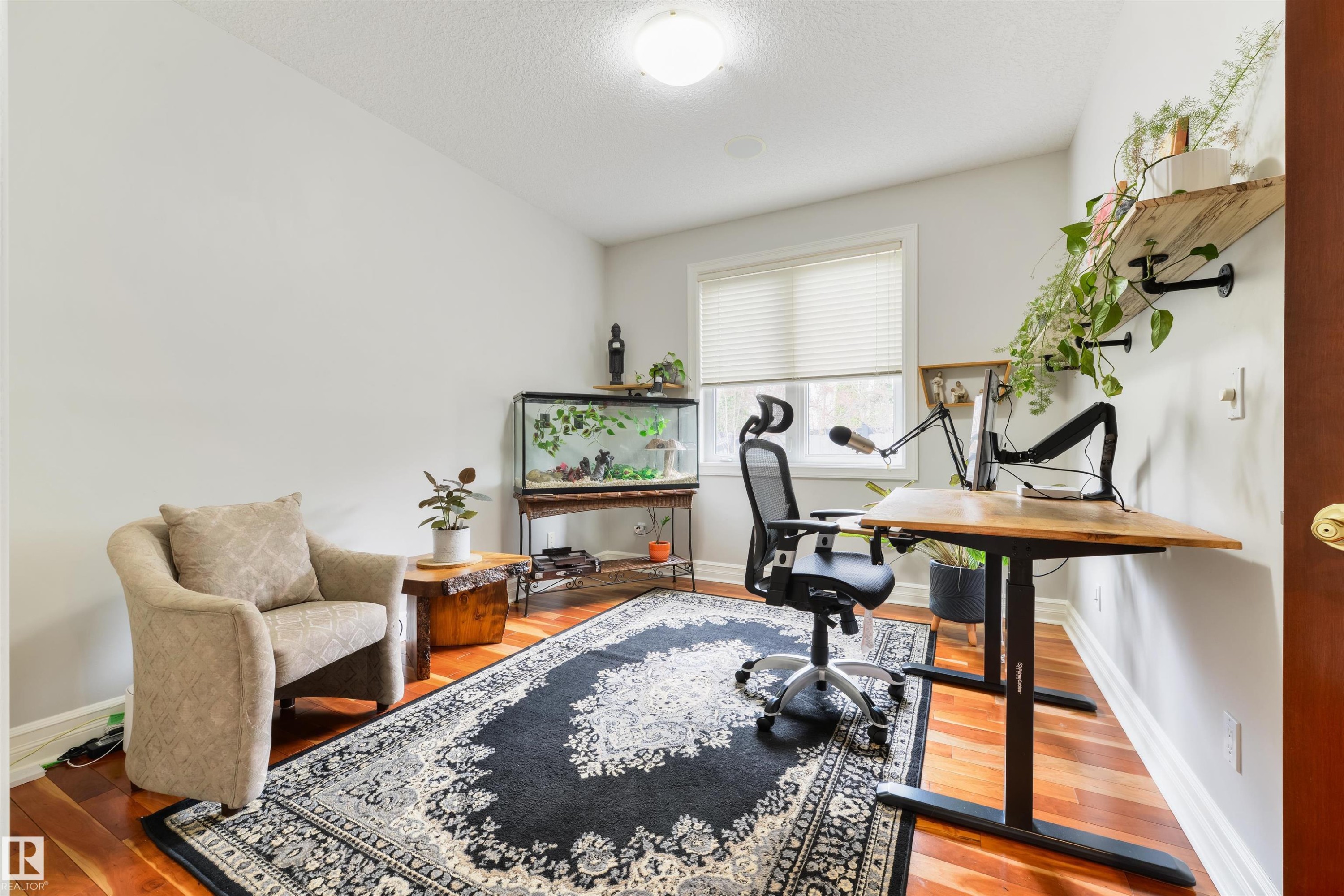 727 Hetu Lane Nw, Edmonton, AB - Indoor Photo Showing Other Room