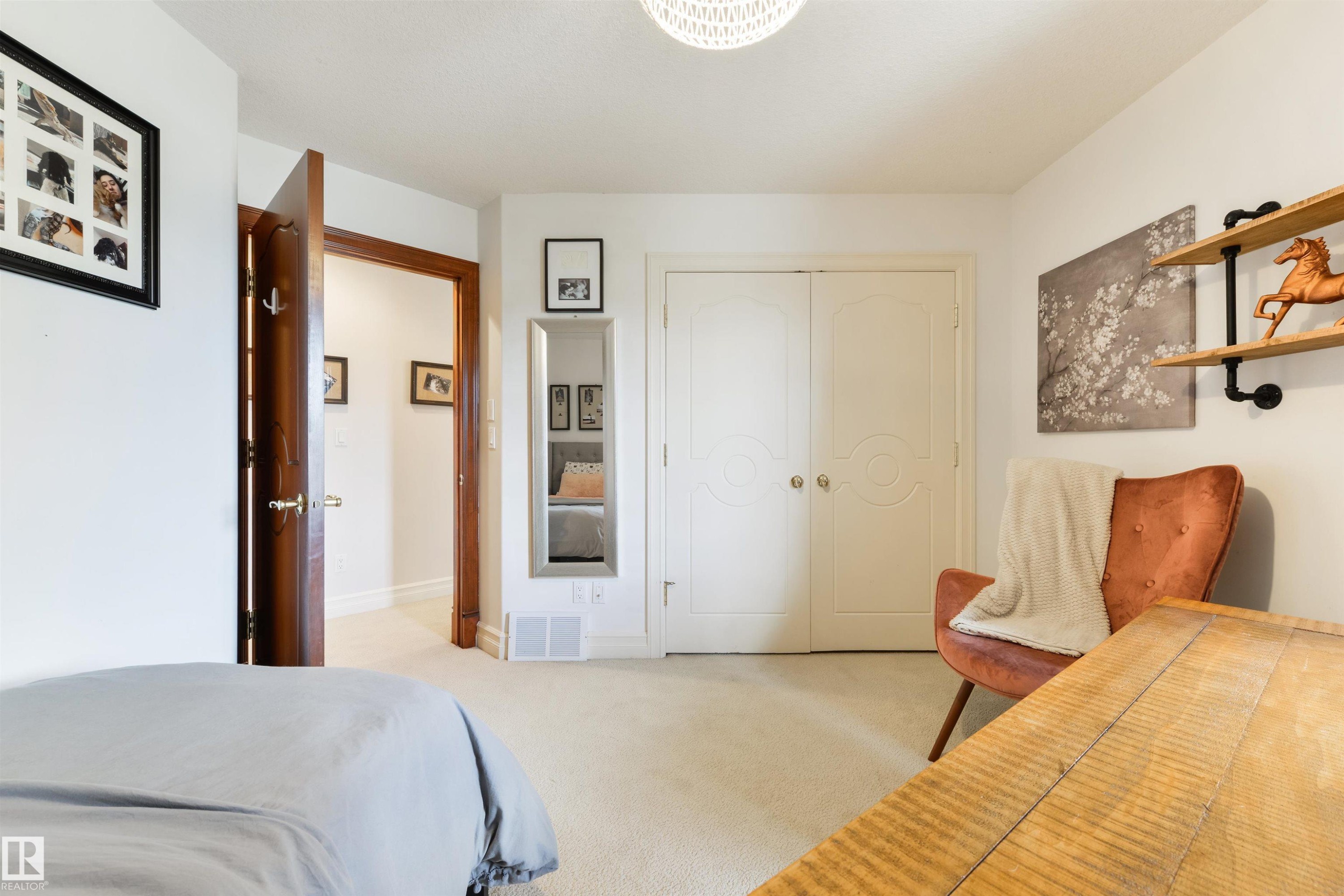 727 Hetu Lane Nw, Edmonton, AB - Indoor Photo Showing Bedroom