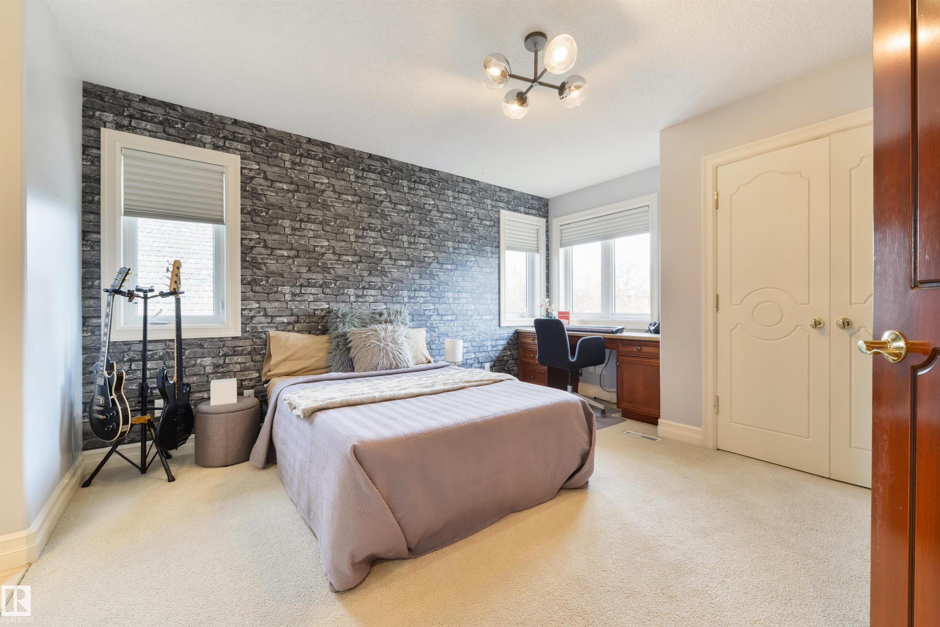 727 Hetu Lane Nw, Edmonton, AB - Indoor Photo Showing Bedroom