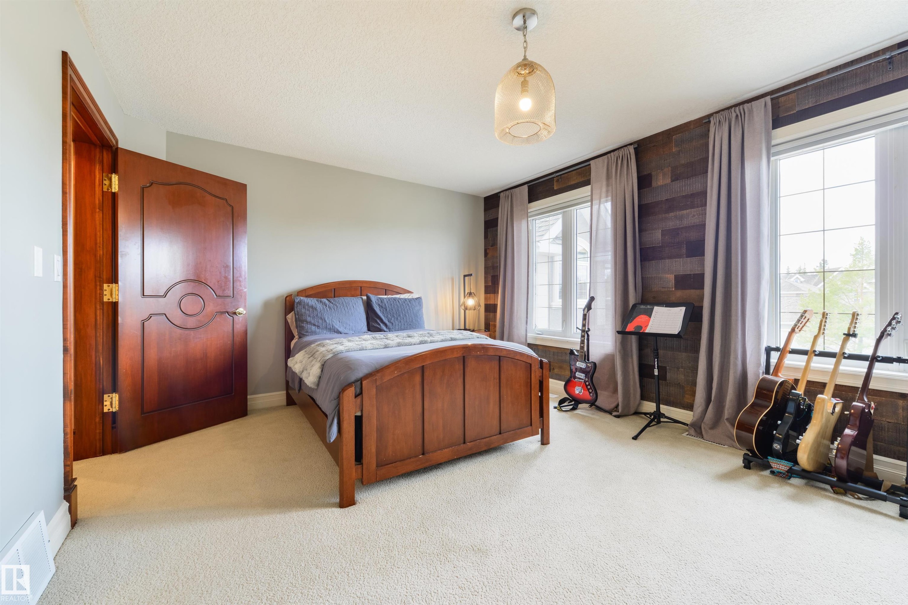 727 Hetu Lane Nw, Edmonton, AB - Indoor Photo Showing Bedroom