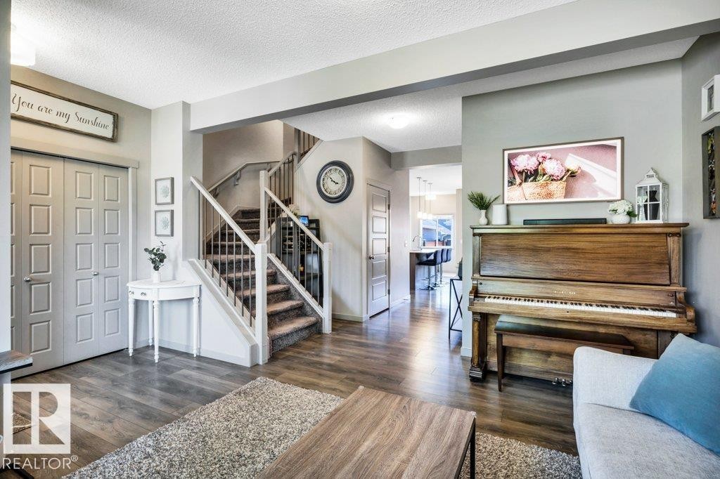 536 Ebbers Way Nw, Edmonton, AB - Indoor Photo Showing Other Room