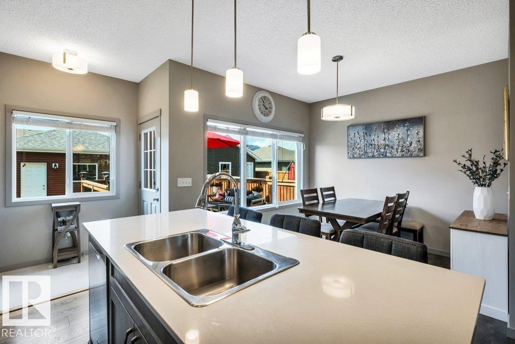536 Ebbers Way Nw, Edmonton, AB - Indoor