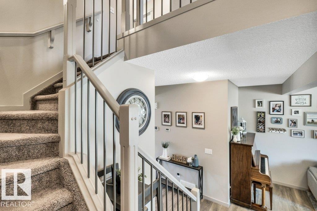 536 Ebbers Way Nw, Edmonton, AB - Indoor Photo Showing Other Room