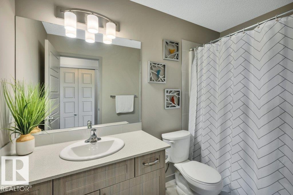 536 Ebbers Way Nw, Edmonton, AB - Indoor Photo Showing Bathroom