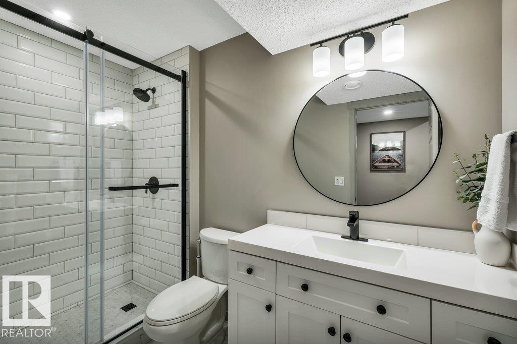 536 Ebbers Way Nw, Edmonton, AB - Indoor Photo Showing Bathroom