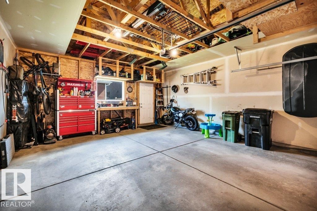 536 Ebbers Way Nw, Edmonton, AB - Indoor Photo Showing Garage