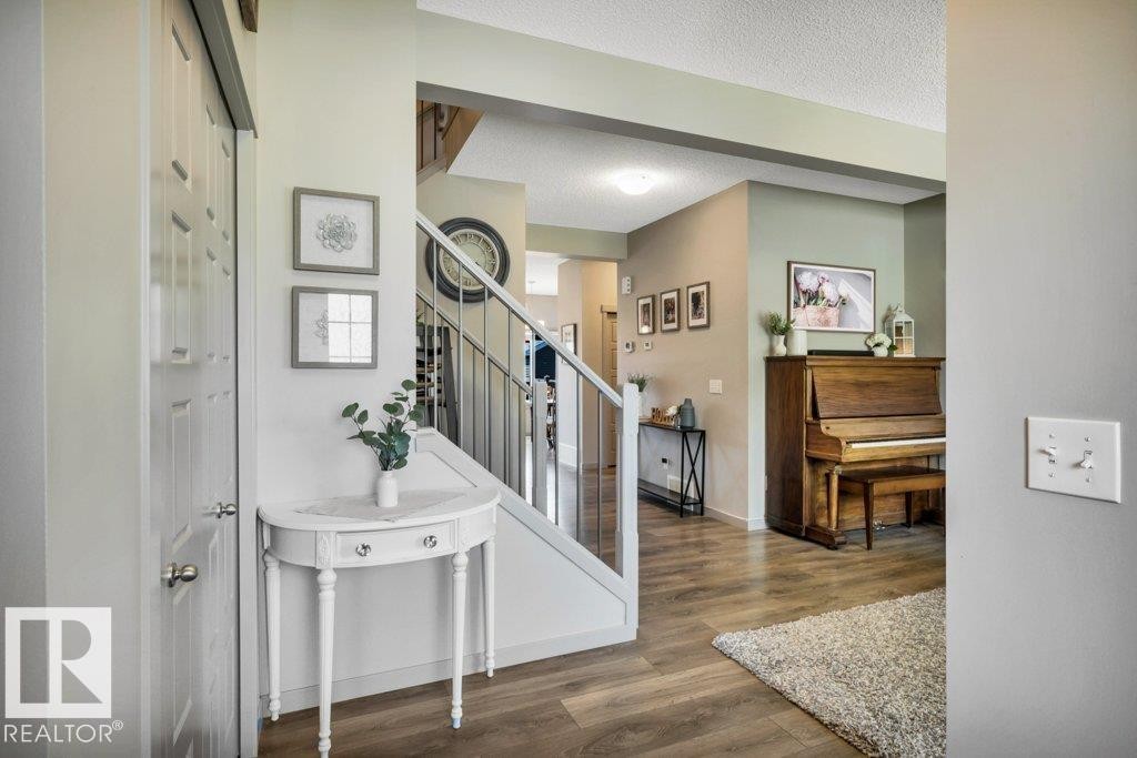 536 Ebbers Way Nw, Edmonton, AB - Indoor Photo Showing Other Room