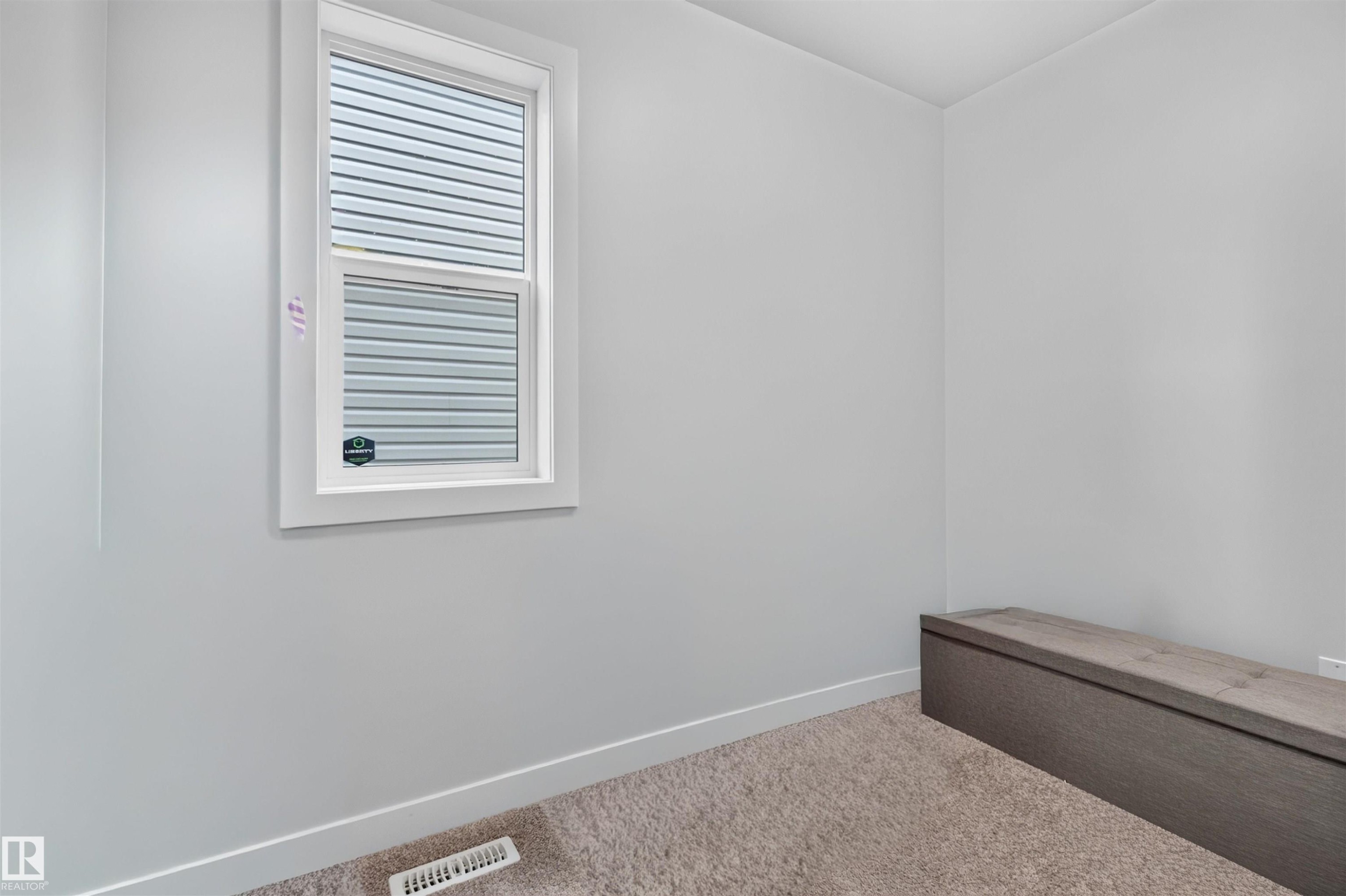 1541 Secord Road Nw, Edmonton, AB - Indoor Photo Showing Other Room