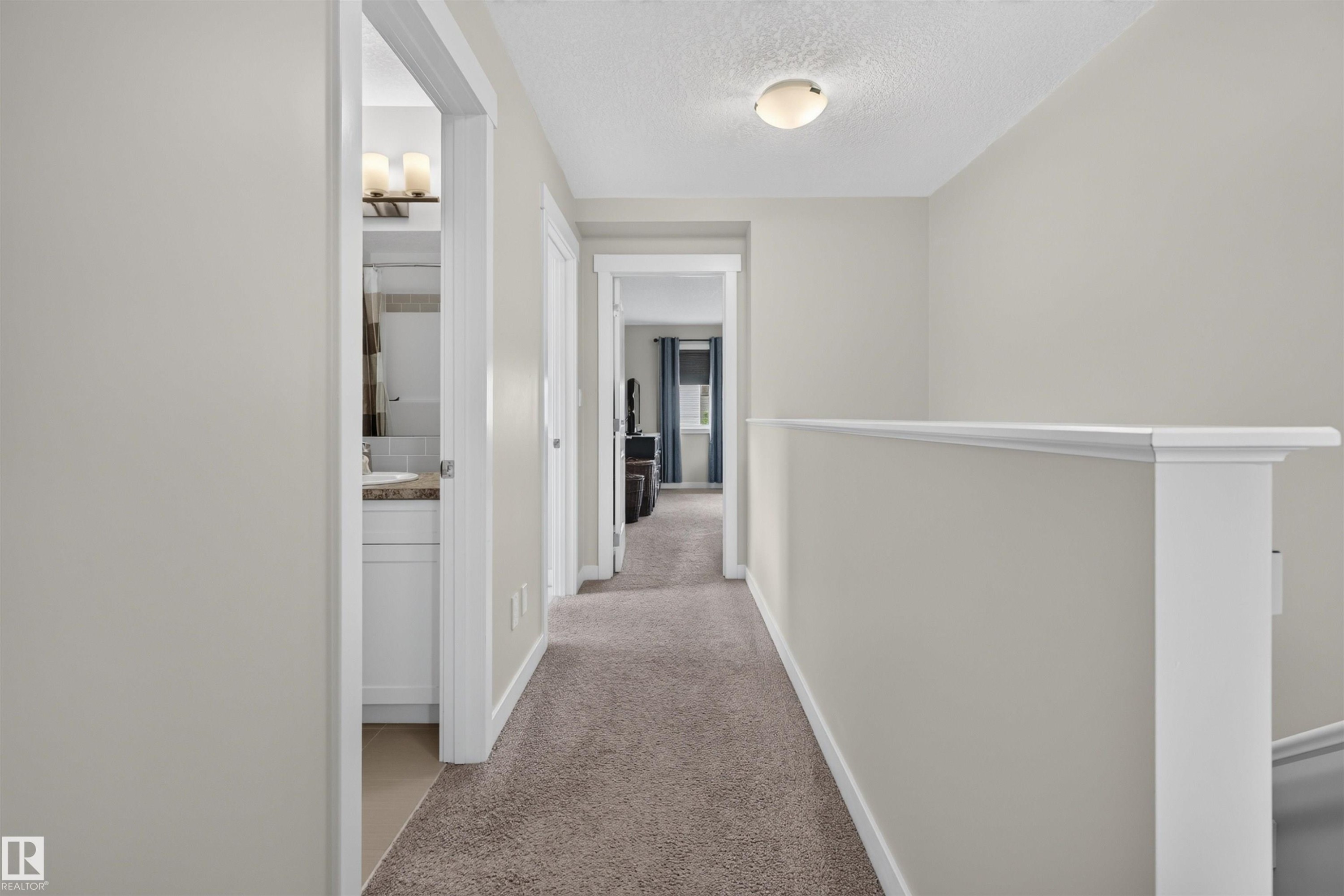 1541 Secord Road Nw, Edmonton, AB - Indoor Photo Showing Other Room
