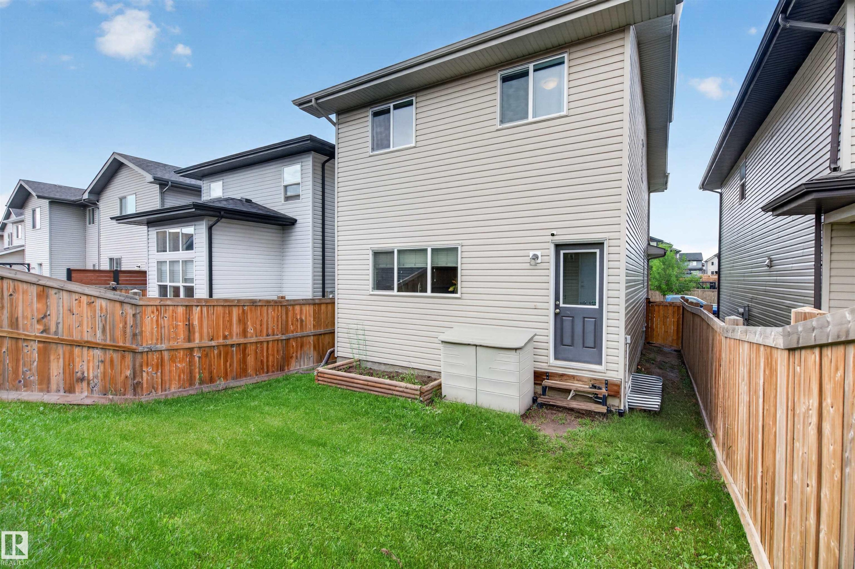 1541 Secord Road Nw, Edmonton, AB - Outdoor With Exterior